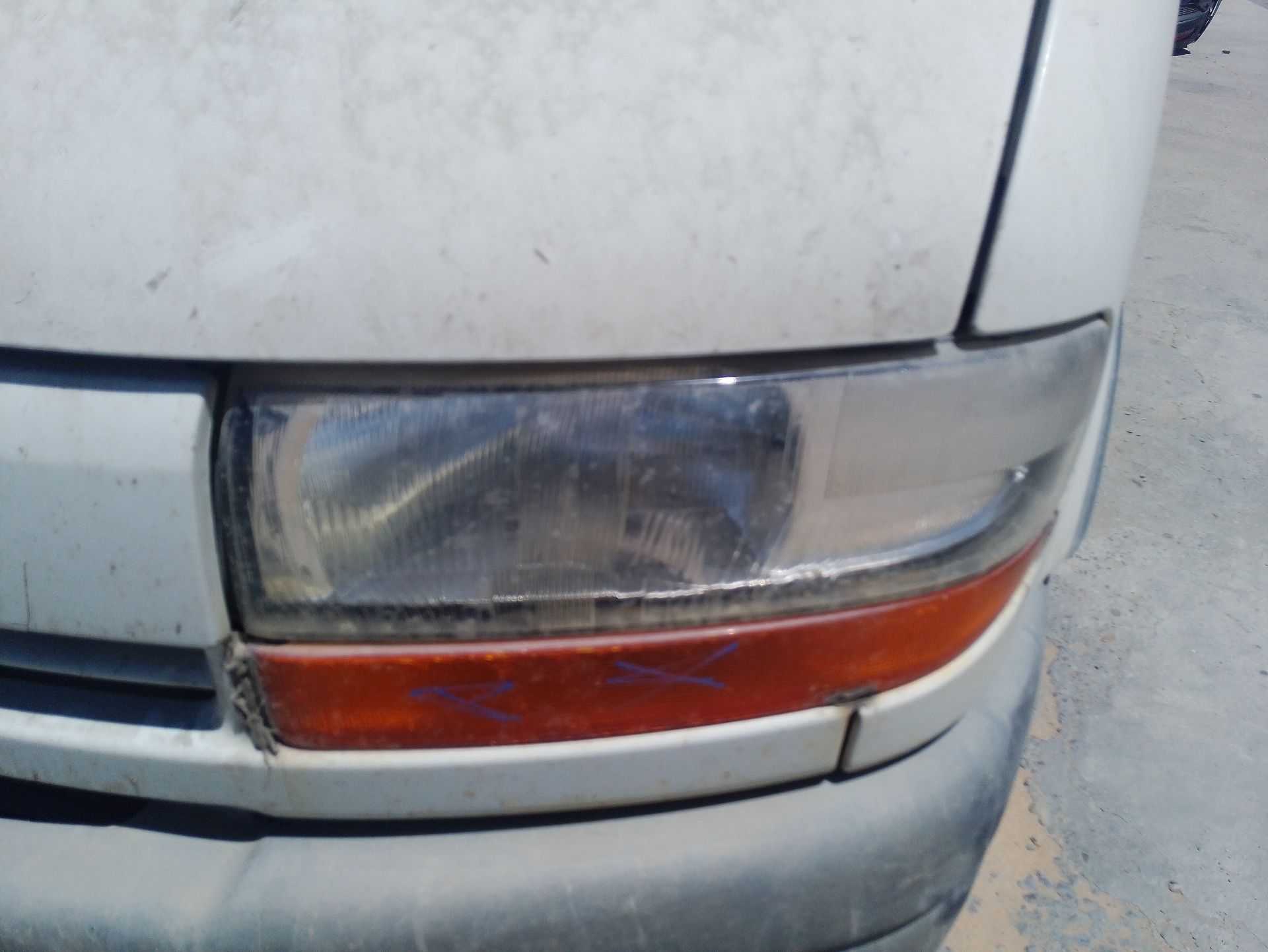 Recambio de faro izquierdo para renault master ii furgoneta (fd) 2.2 dci 90 referencia OEM IAM 8200163516  