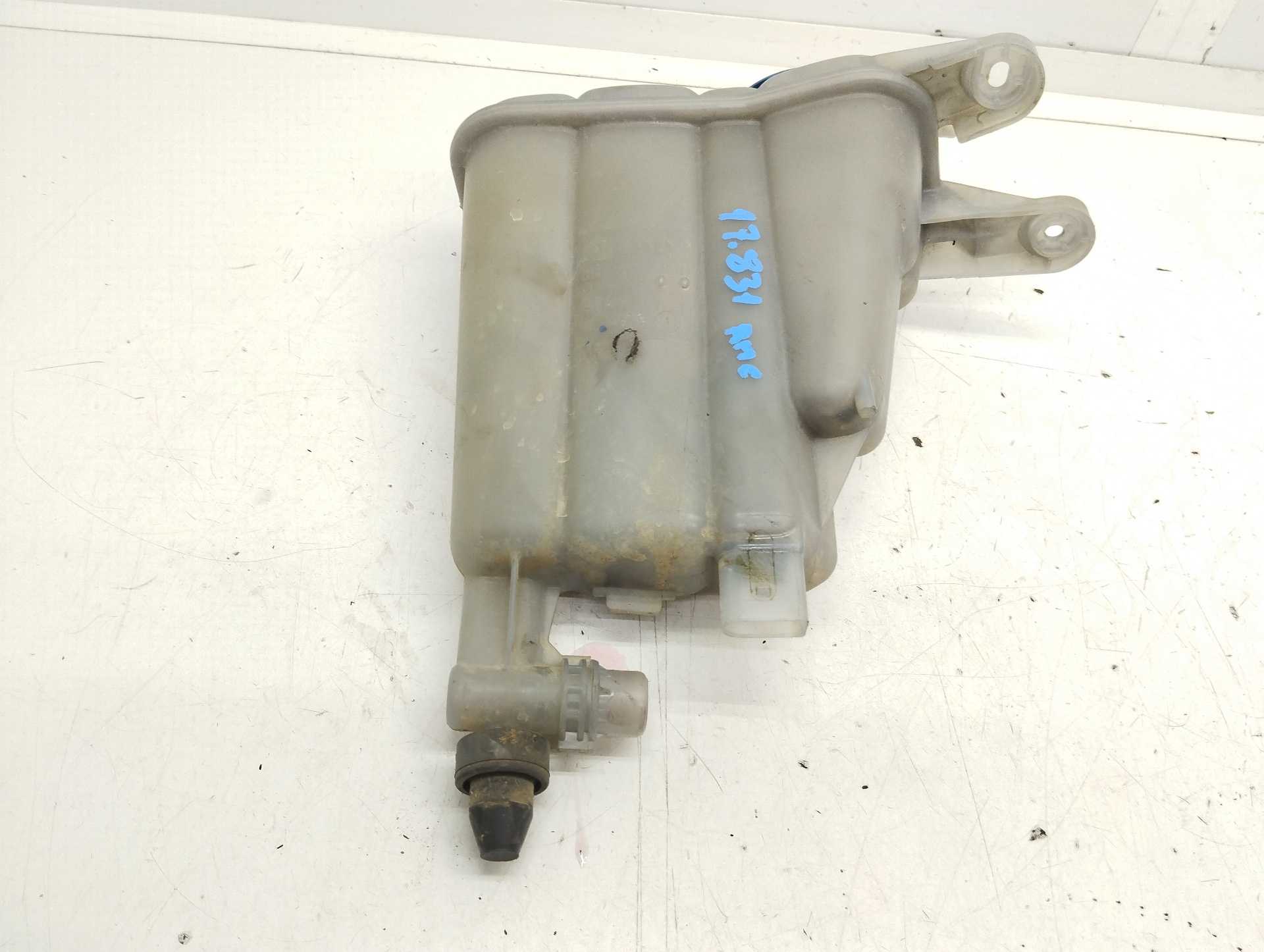 Recambio de deposito expansion para audi a4 ber. (b8) 2.0 16v tdi clean diesel referencia OEM IAM 8K01214030  