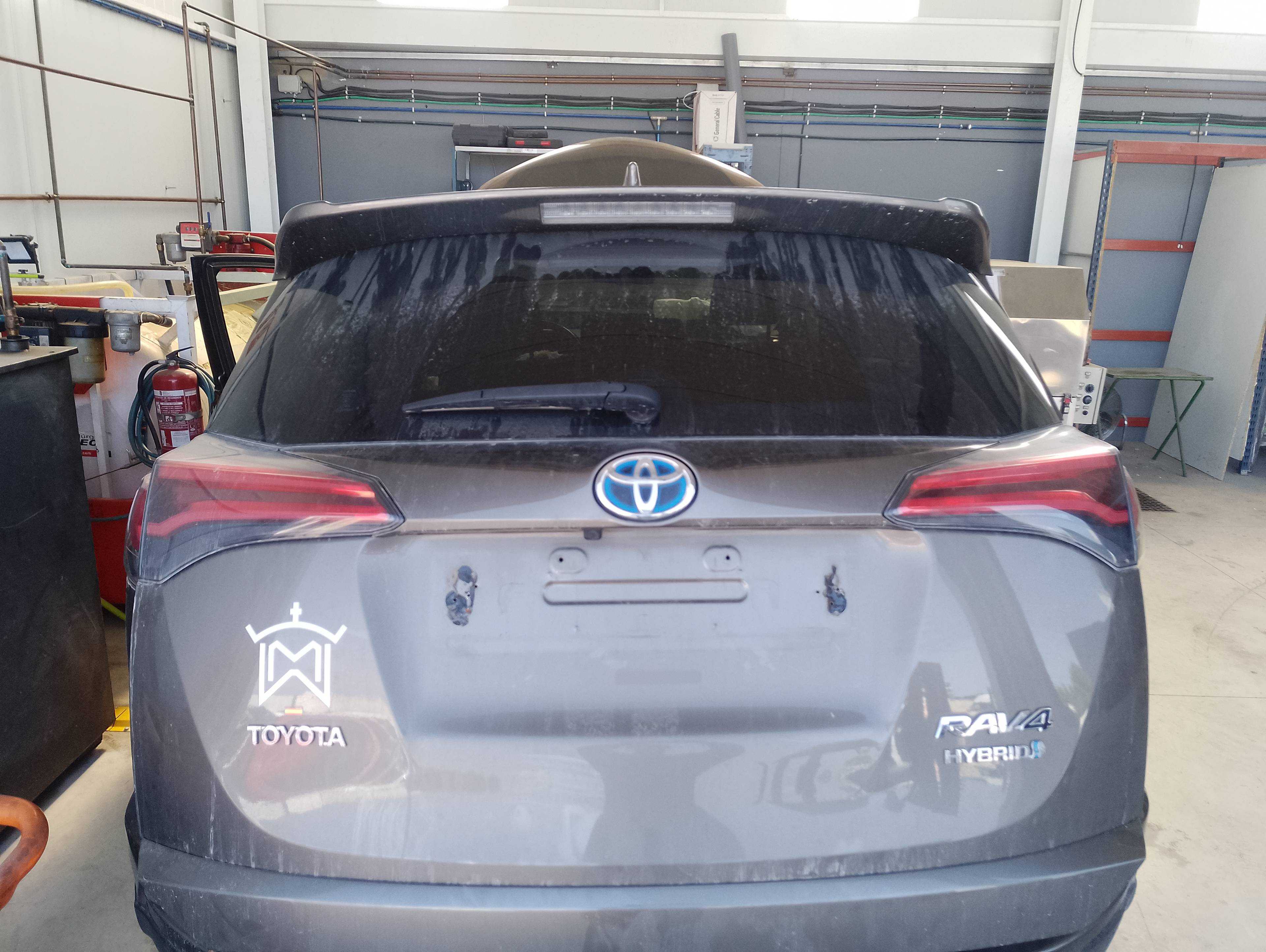 Recambio de porton trasero para toyota rav4 hybrid 4x2 black edition referencia OEM IAM   
