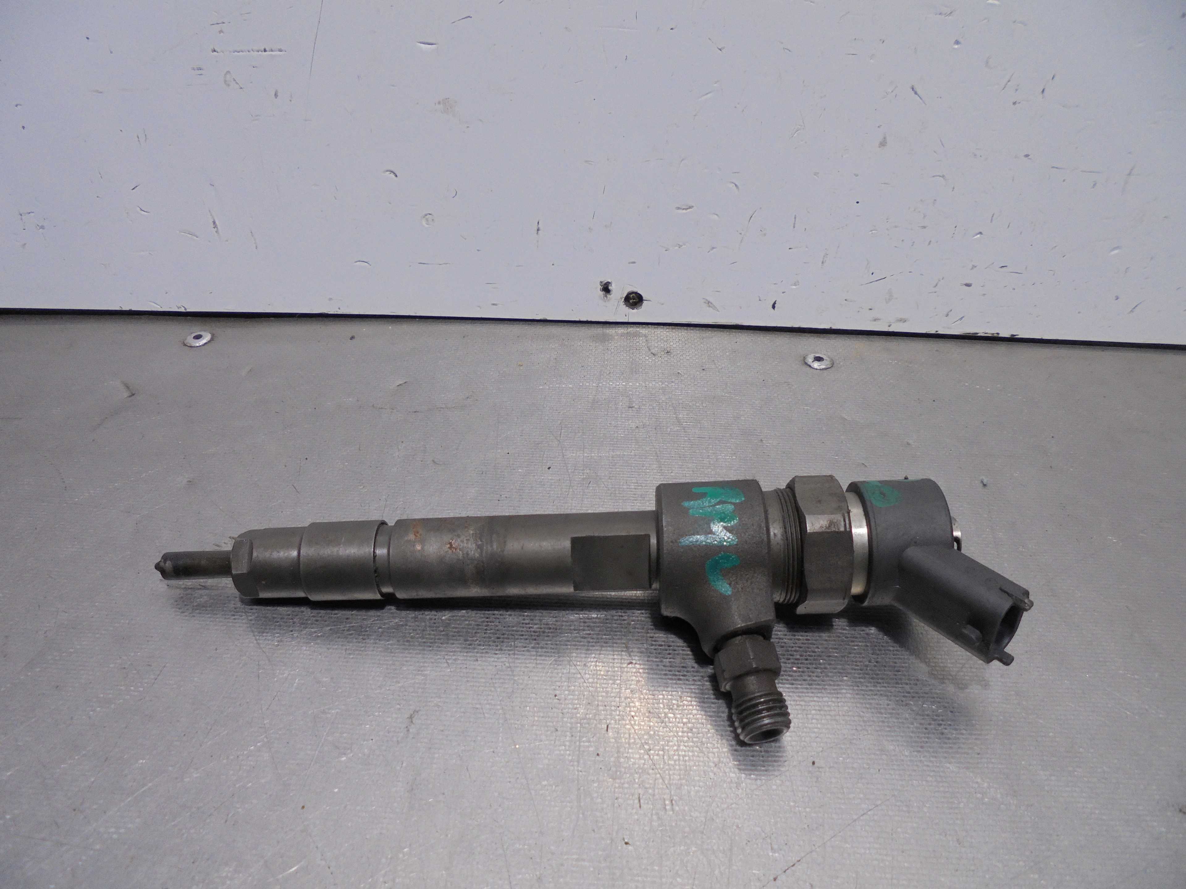 Recambio de inyector para alfa romeo 147 (190) 1.9 jtd distinctive referencia OEM IAM 0445110119  