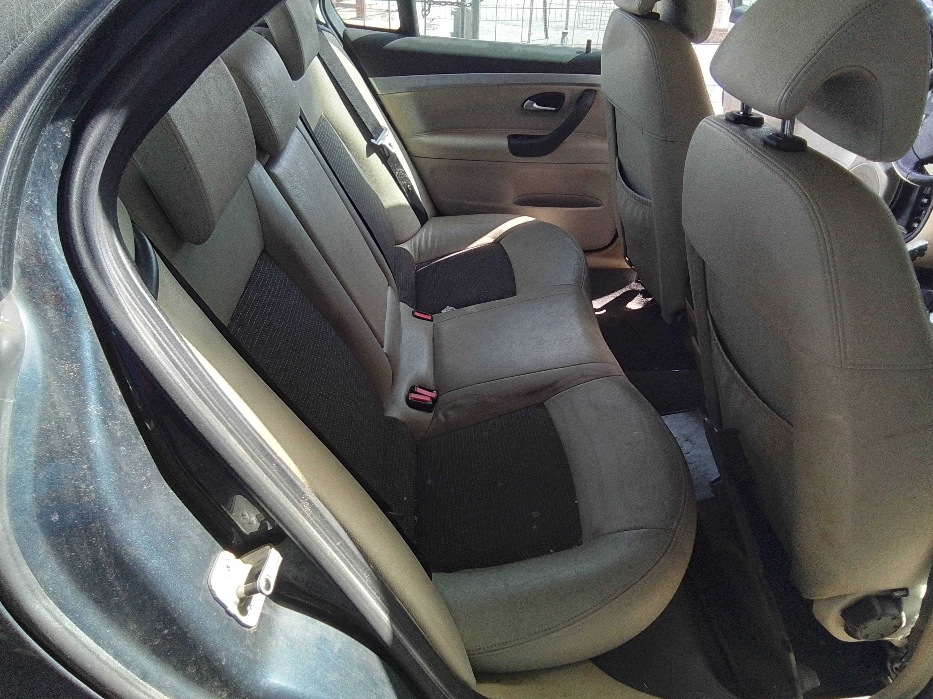 Recambio de asientos traseros para saab 9-3 berlina 1.9 tid cat referencia OEM IAM   