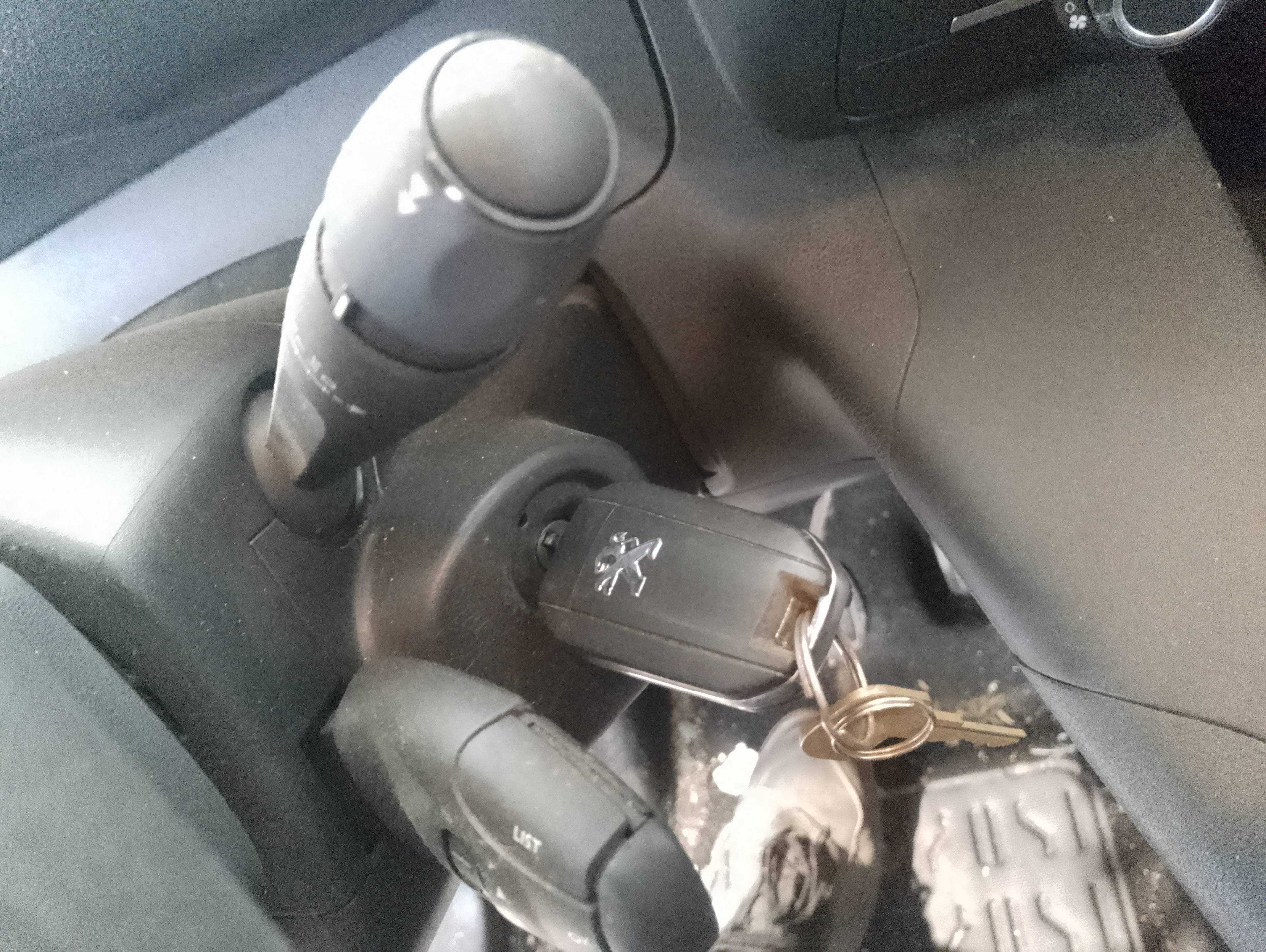 Recambio de conmutador de arranque para peugeot partner grip l1 referencia OEM IAM 9673257480  
