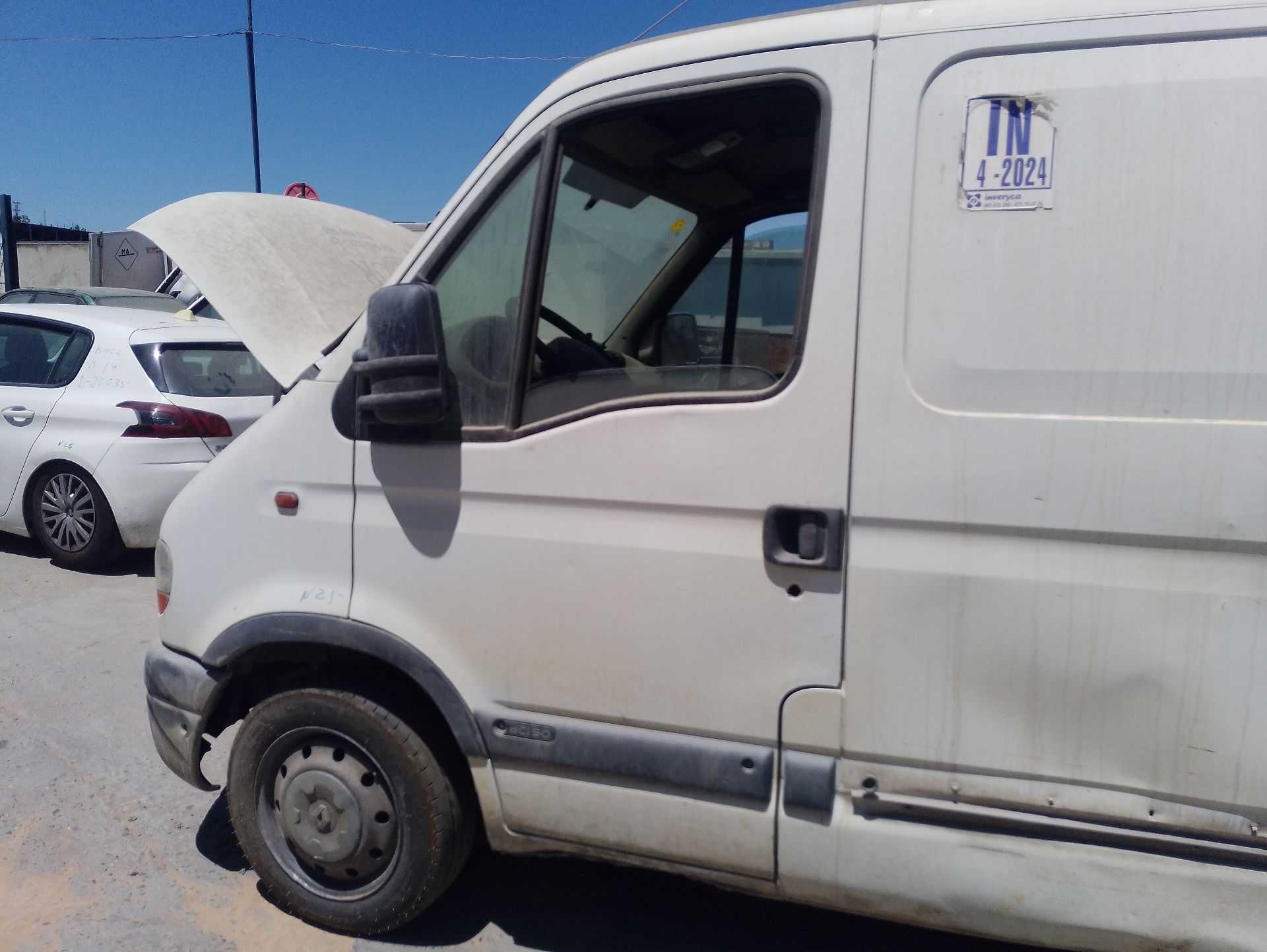 Recambio de puerta delantera izquierda para renault master ii furgoneta (fd) 2.2 dci 90 referencia OEM IAM 7751474636  