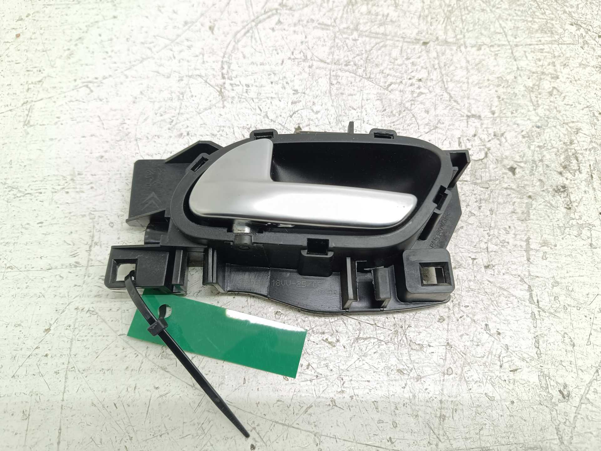 Recambio de maneta interior delantera izquierda para peugeot 208 style referencia OEM IAM 96555518VV  