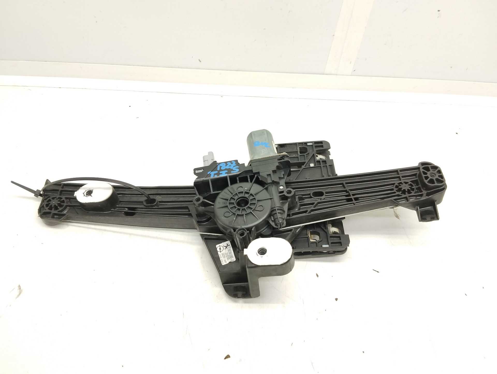 Recambio de elevalunas trasero izquierdo para opel corsa f edition referencia OEM IAM 430113G0 2011301013522 INTEVA