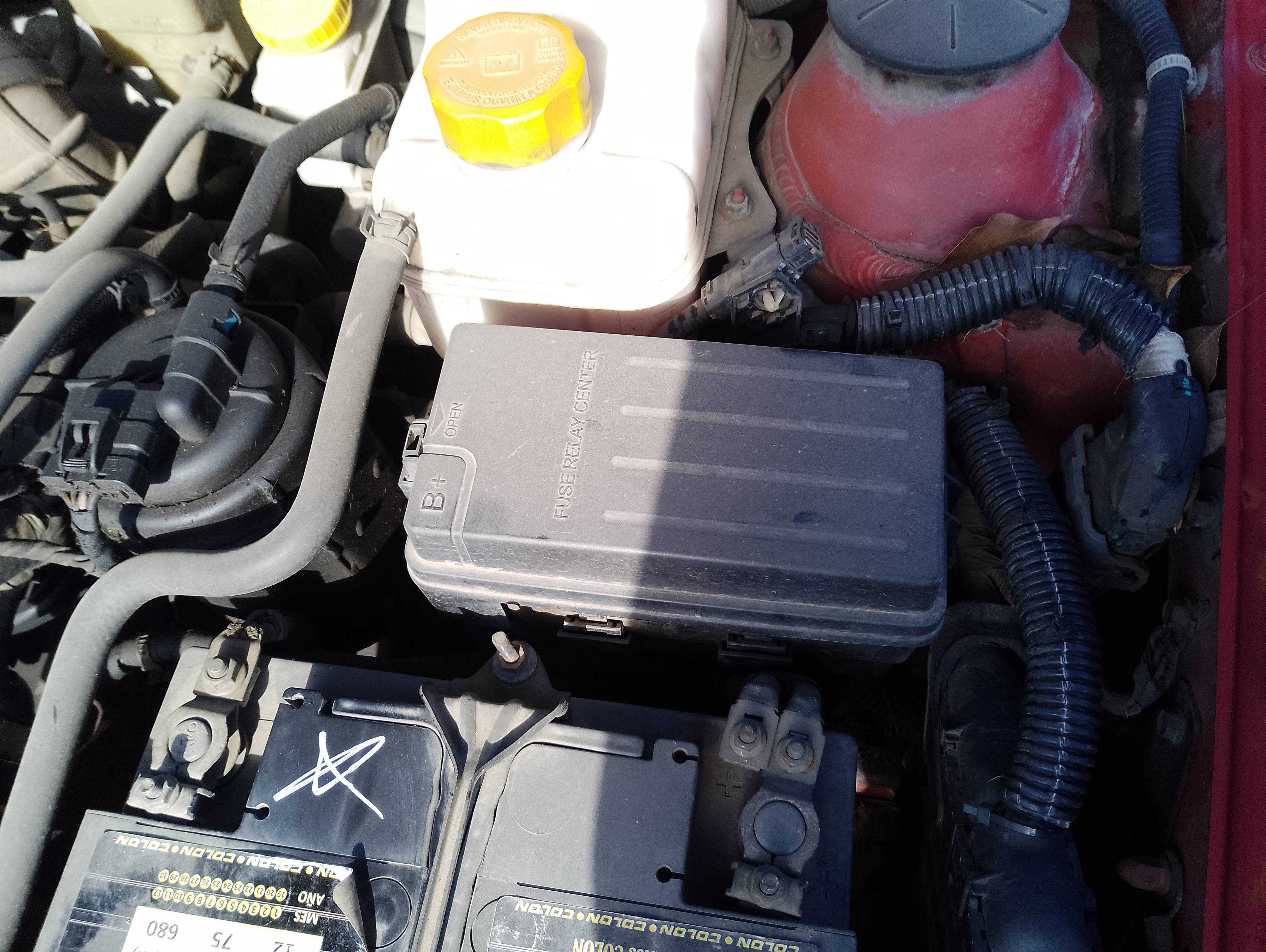 Recambio de caja reles / fusibles para chevrolet nubira berlina 2.0 tcdi referencia OEM IAM   