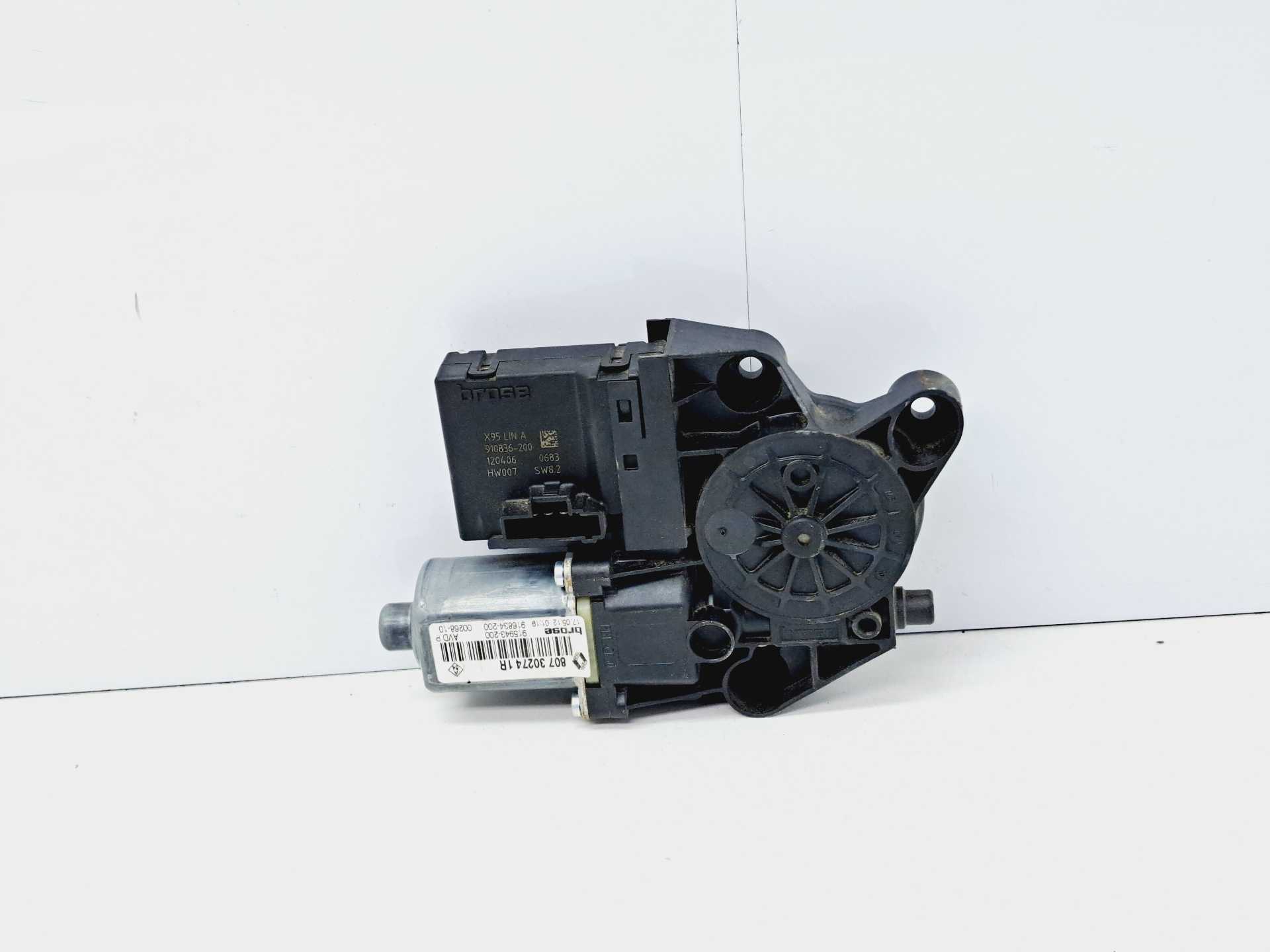 Recambio de motor elevalunas delantero derecho para renault scenic iii dynamique referencia OEM IAM 807302741R 915943200 BROSE