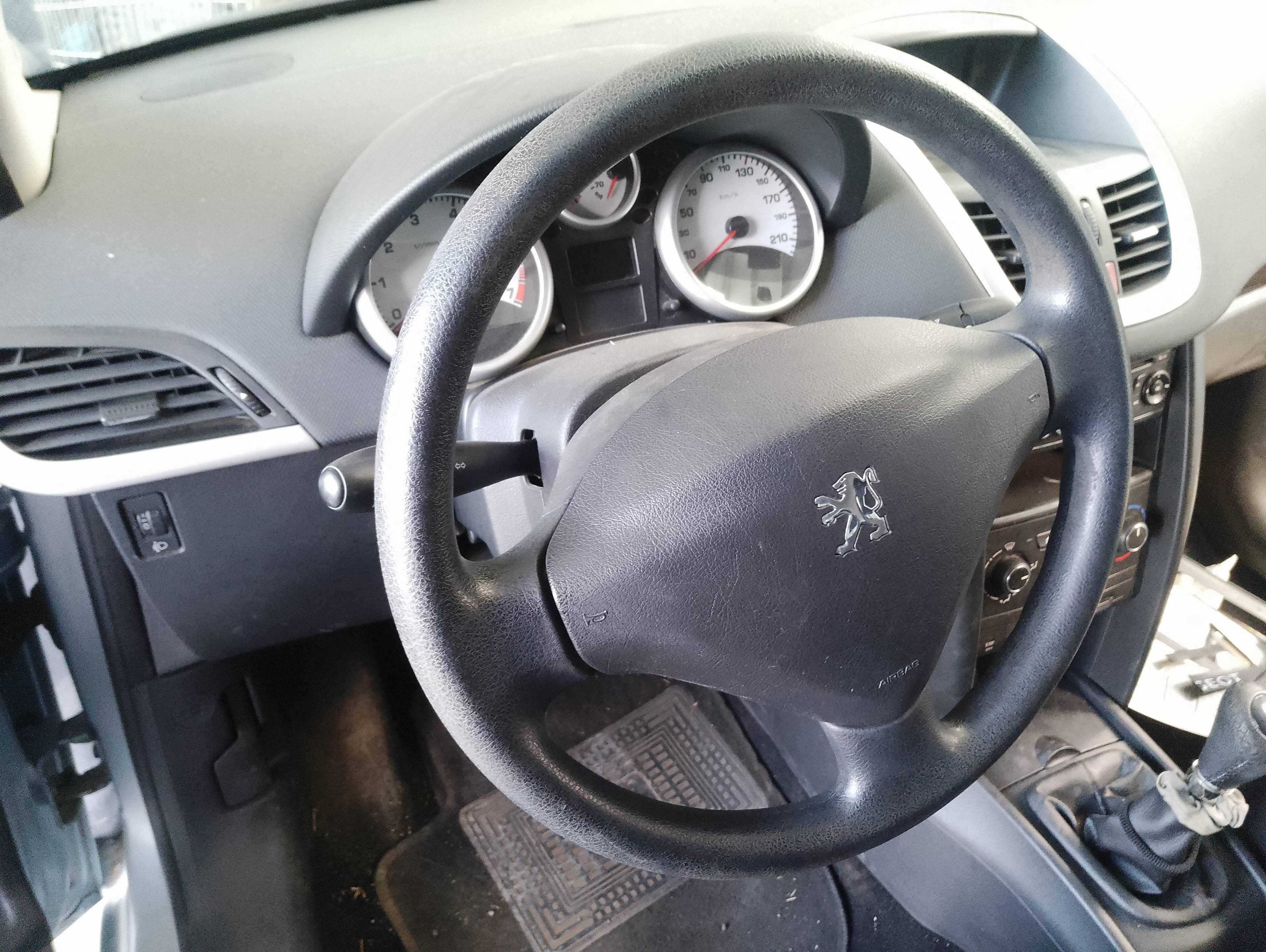 Recambio de volante para peugeot 207 confort referencia OEM IAM   
