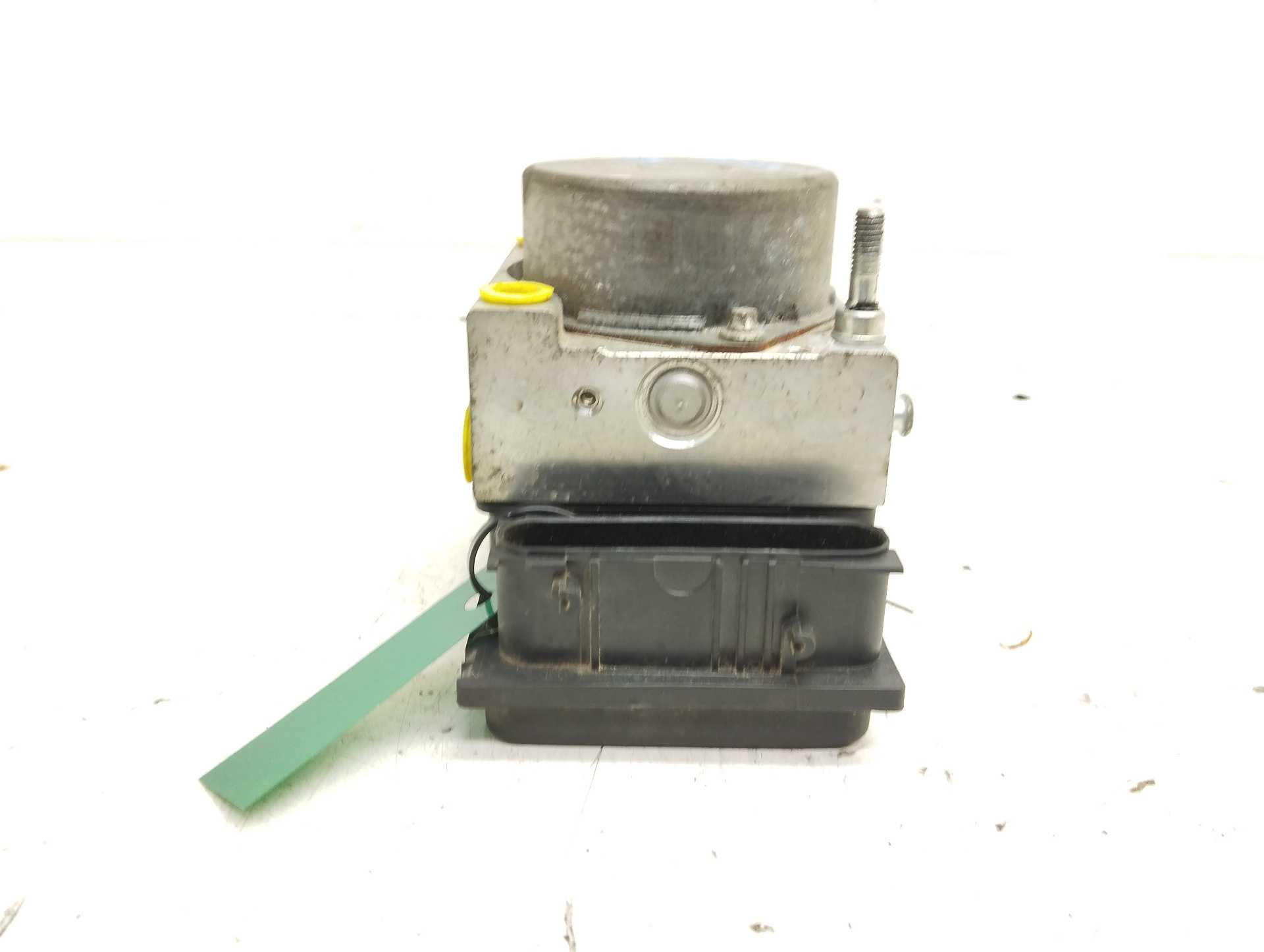 Recambio de abs para renault clio iii exception referencia OEM IAM 8200747140  