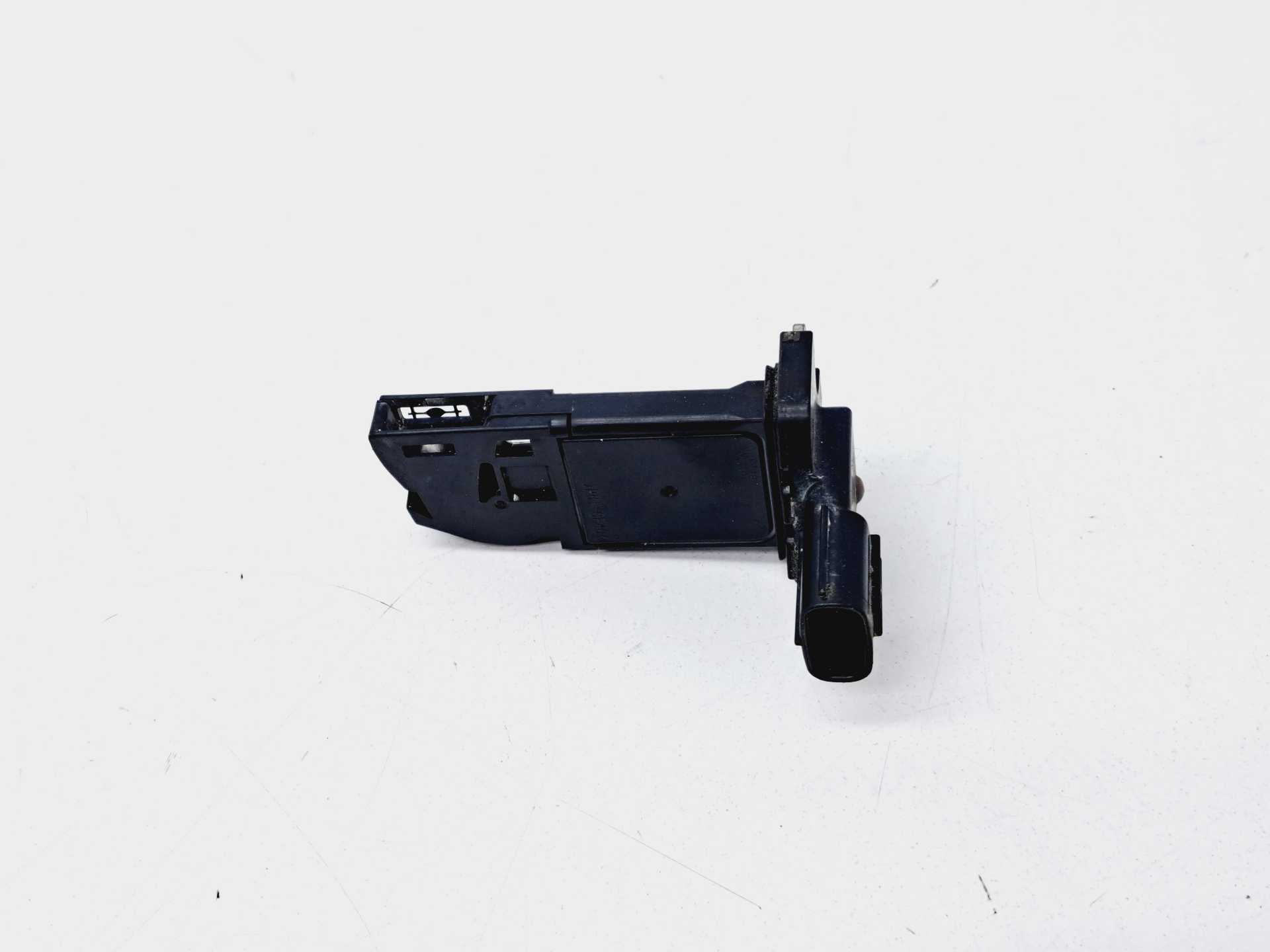 Recambio de caudalimetro para toyota yaris 1.4 turbodiesel cat referencia OEM IAM 2220426010  