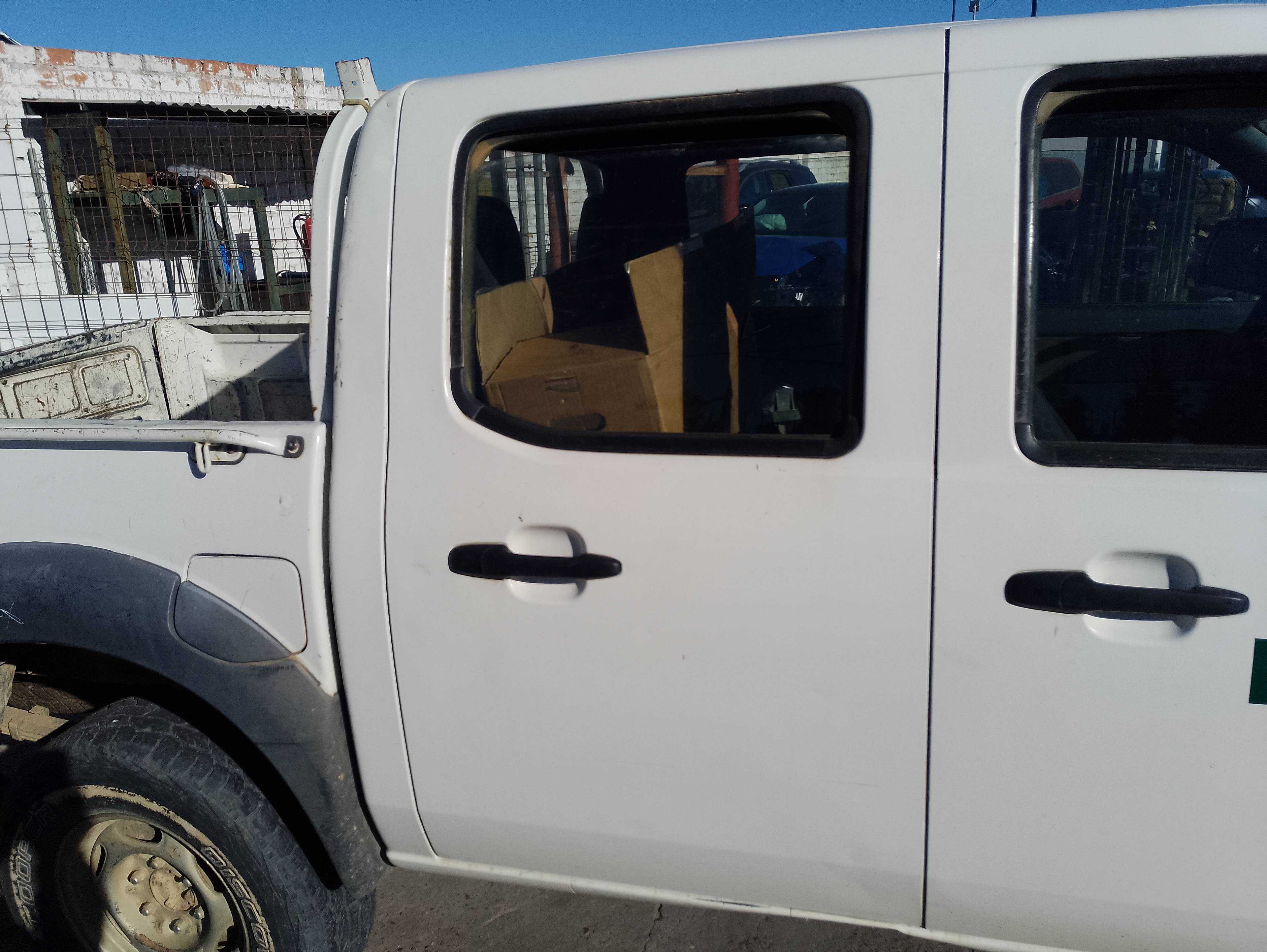 Recambio de puerta trasera derecha para ford ranger (et) cabina doble xlt limited 4x4 referencia OEM IAM   