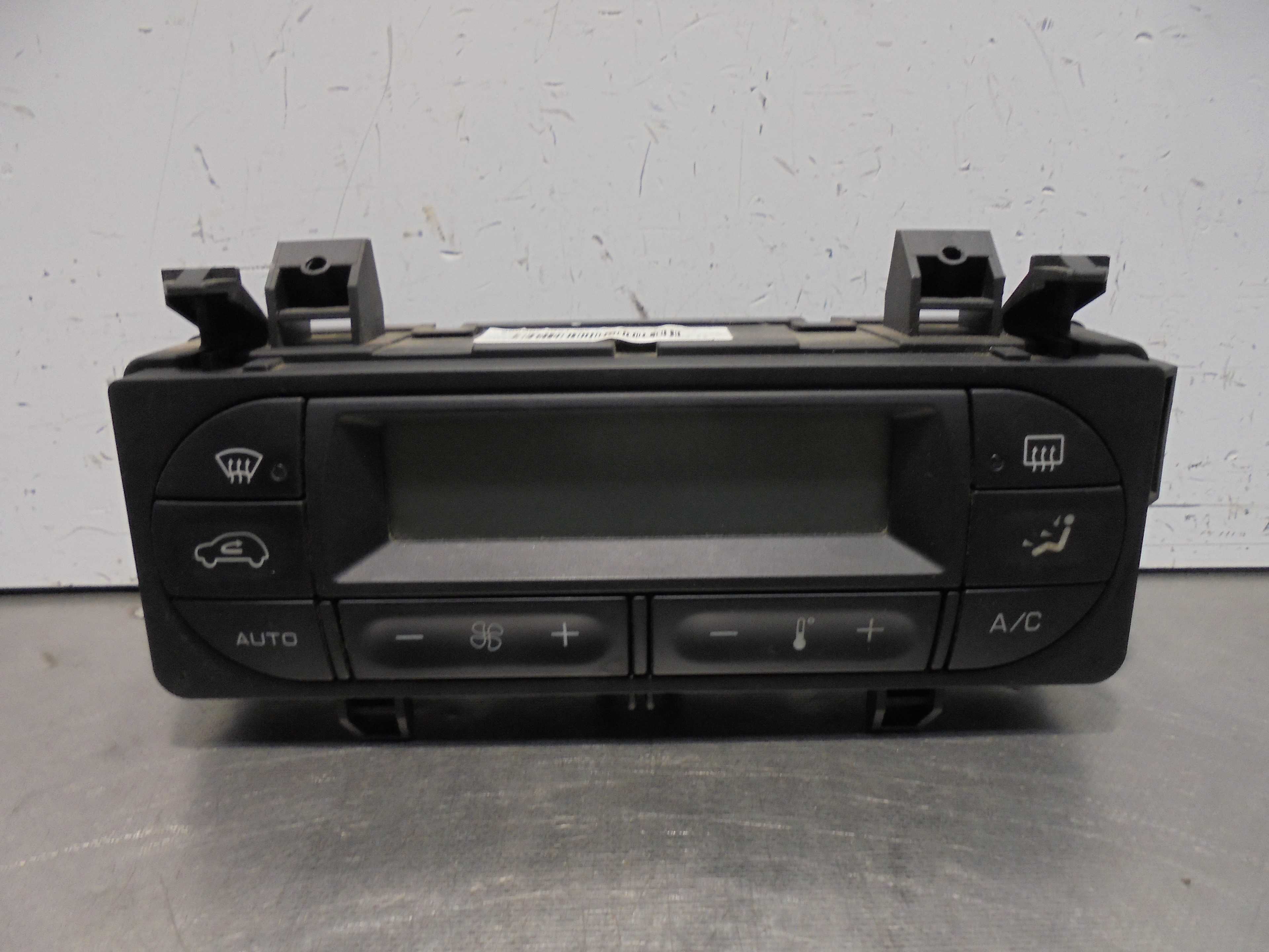 Recambio de mando climatizador para citroën c3 1.4 hdi exclusive referencia OEM IAM   