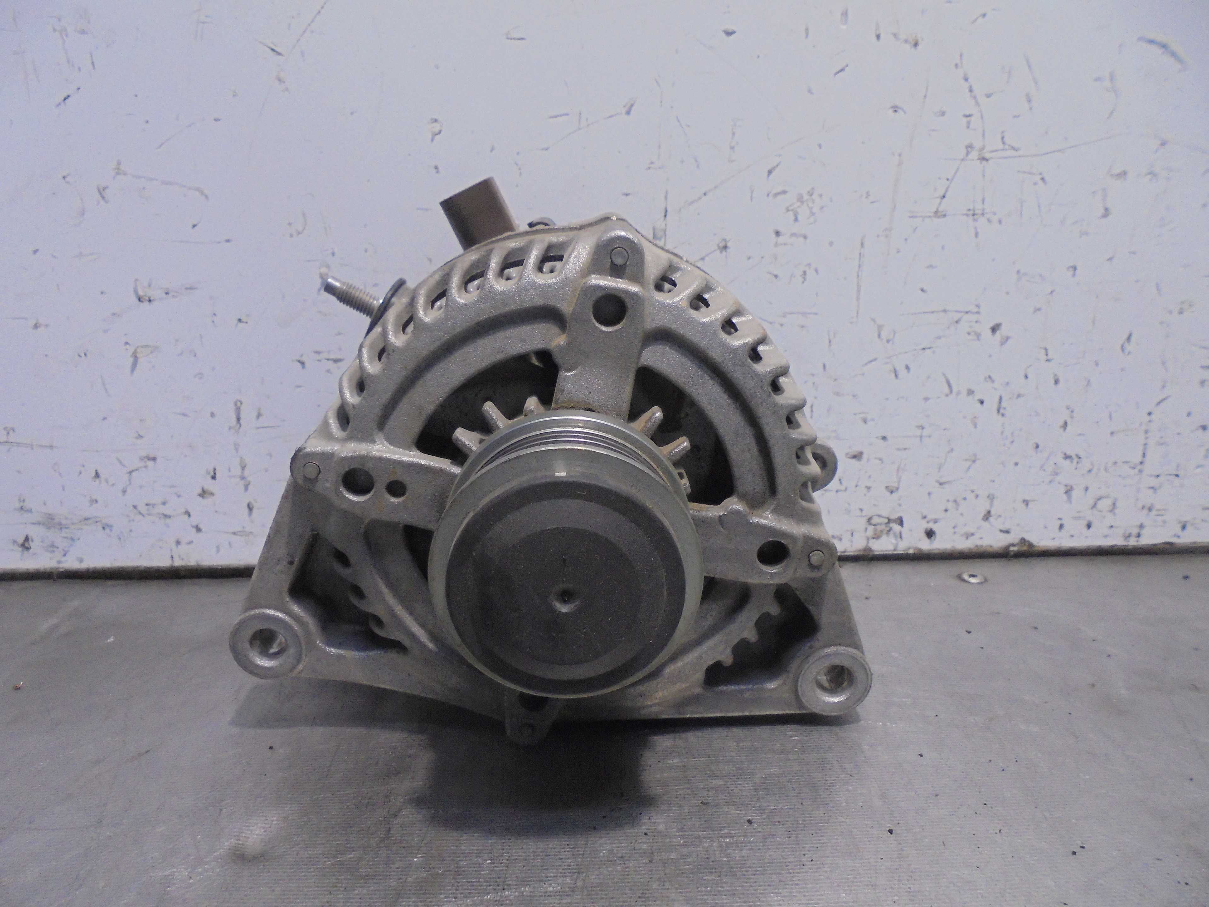 Recambio de alternador para jeep renegade 1.0 t-gdi cat referencia OEM IAM 51984063 MOPAR DENSO 