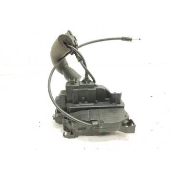 CERRADURA PUERTA TRASERA DERECHA 825020001R 