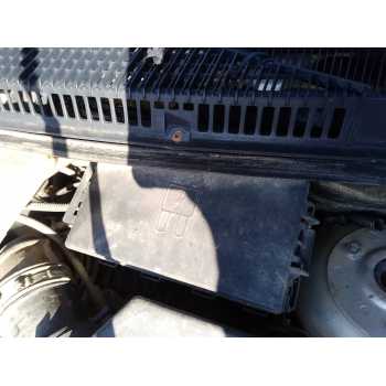 CAJA RELES / FUSIBLES 