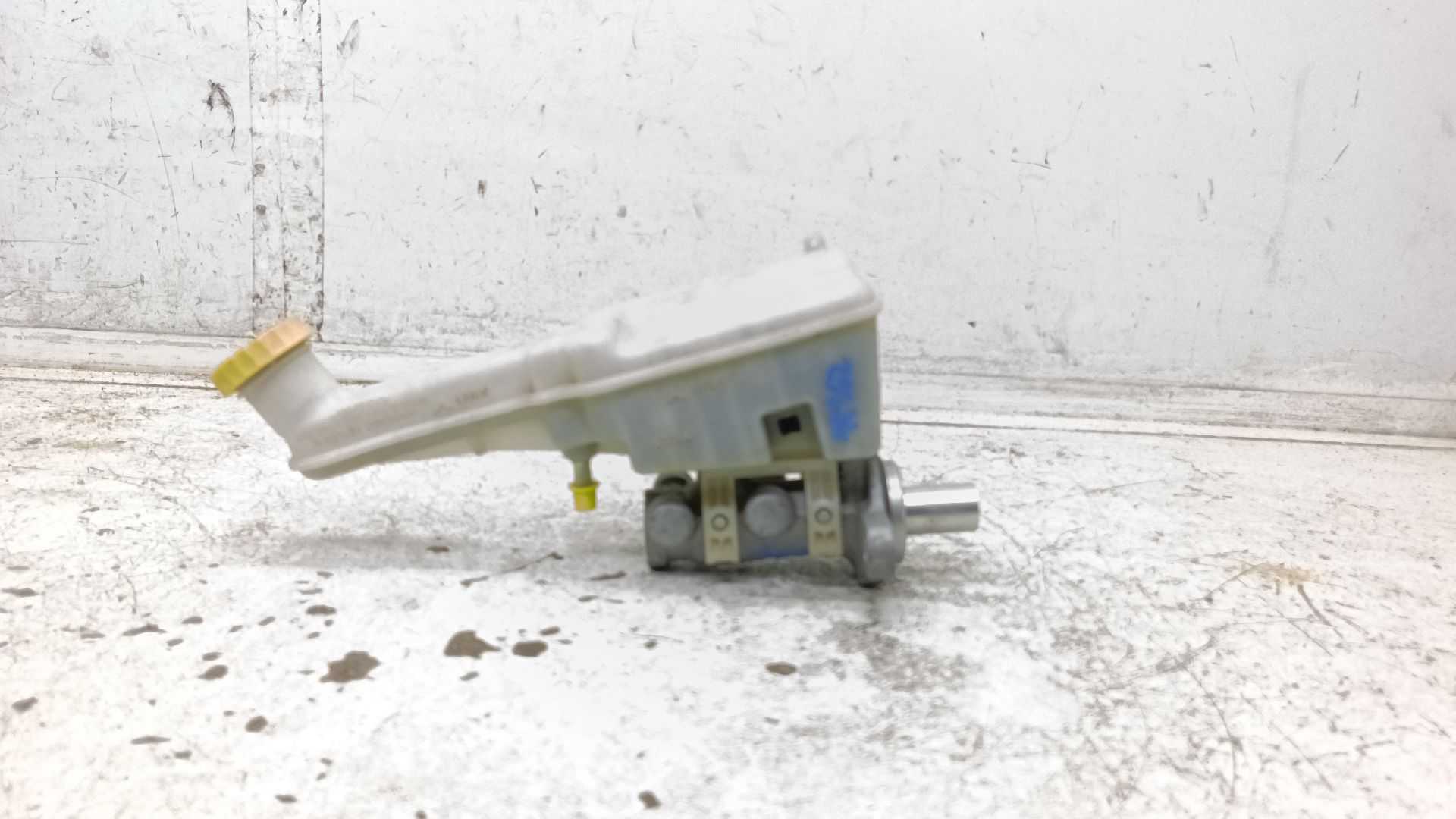 Recambio de bomba freno para dodge journey se referencia OEM IAM 2A2321  