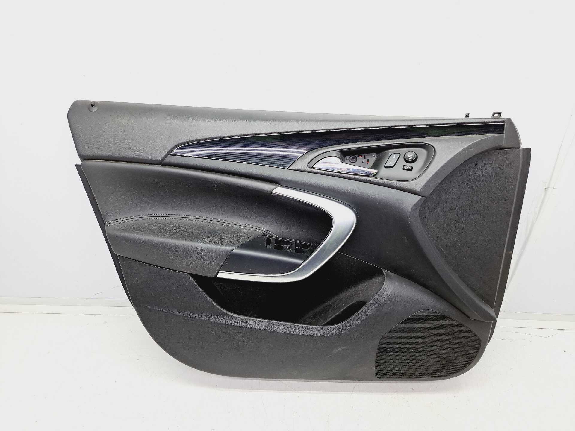 Recambio de guarnecido puerta delantera izquierda para opel insignia berlina selective referencia OEM IAM 22846586  