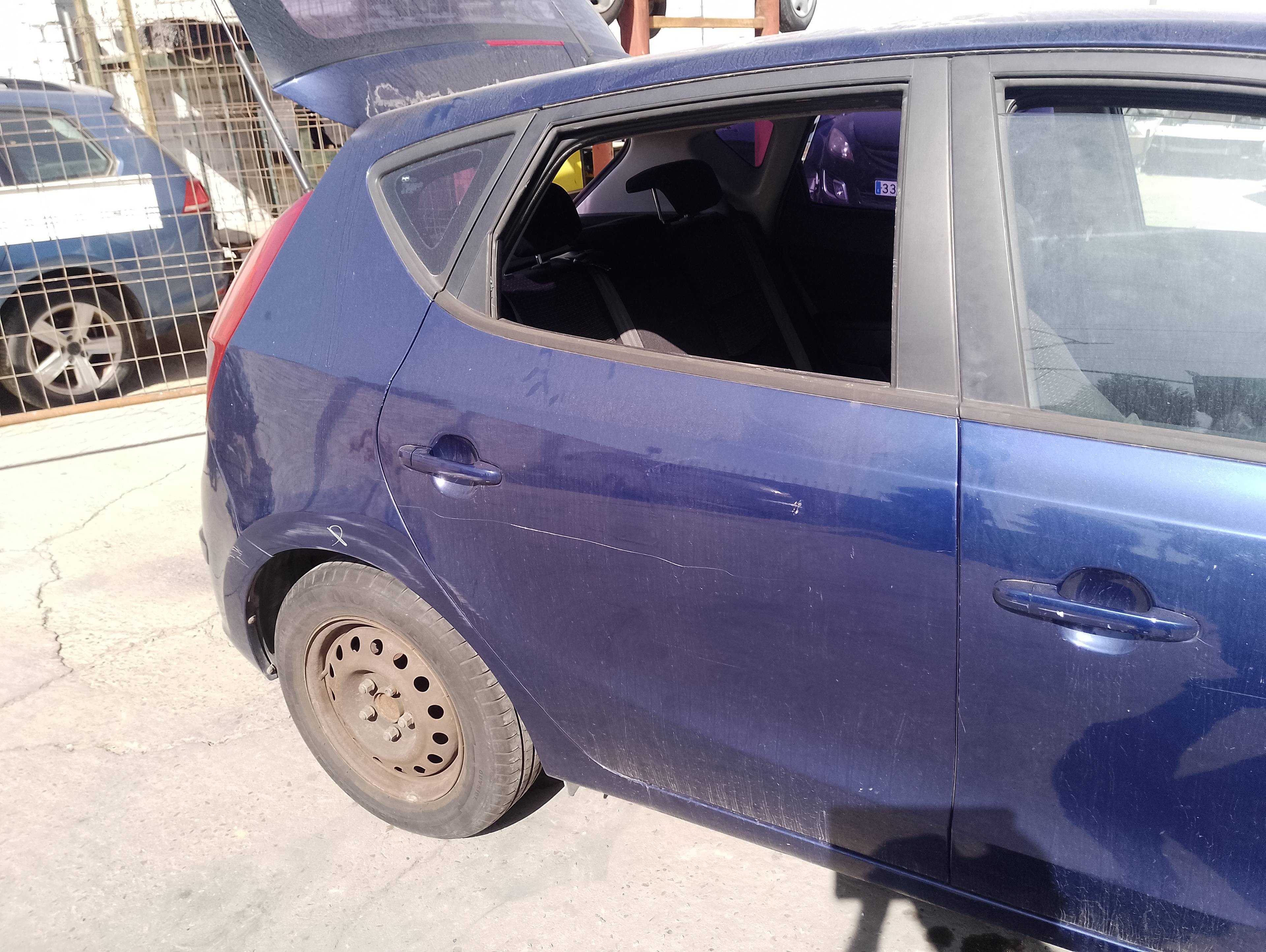 Recambio de puerta trasera derecha para hyundai i30 classic referencia OEM IAM   