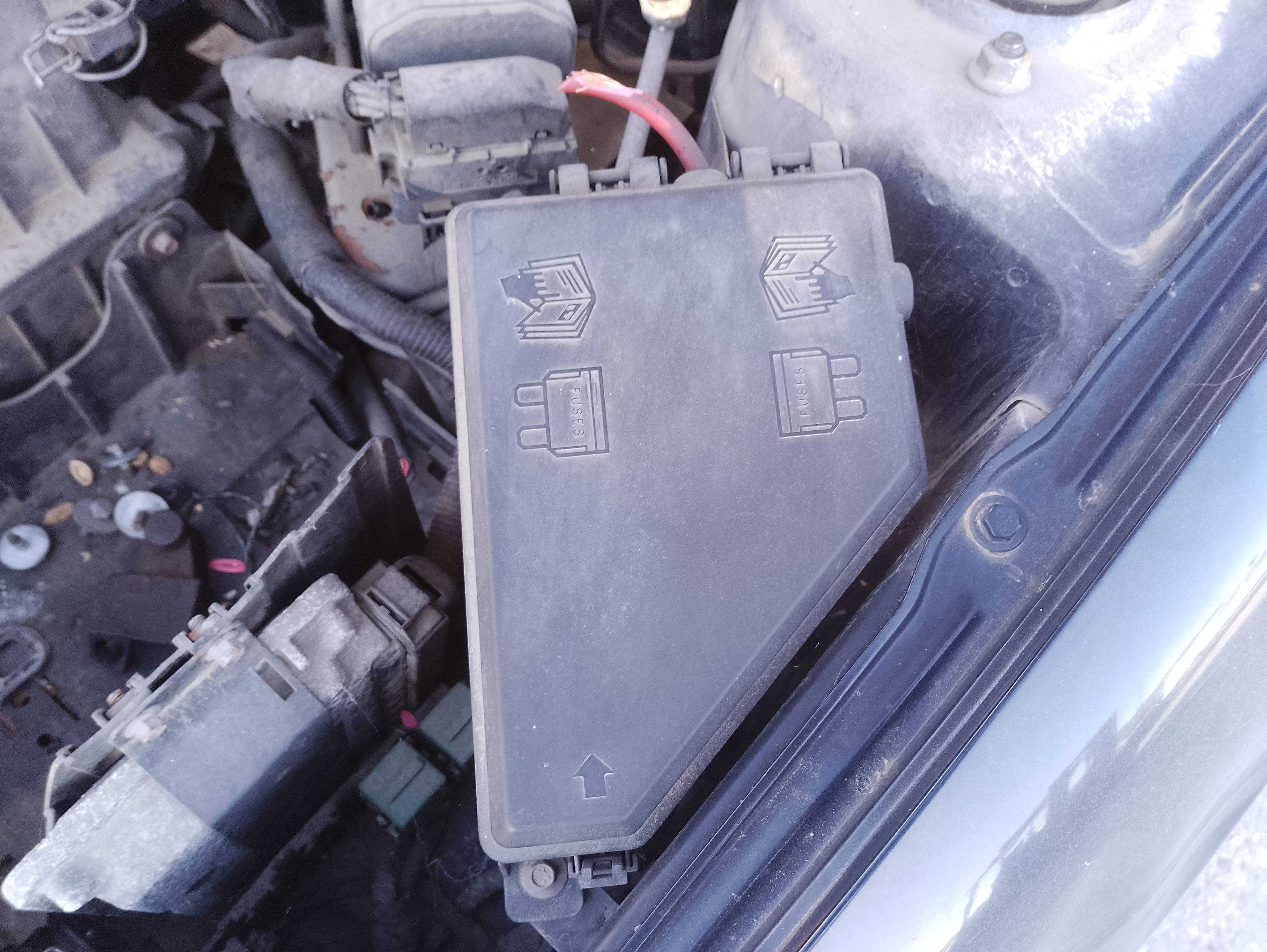 Recambio de caja reles / fusibles para mg serie 25 (rf) 2.0 idt cat referencia OEM IAM   
