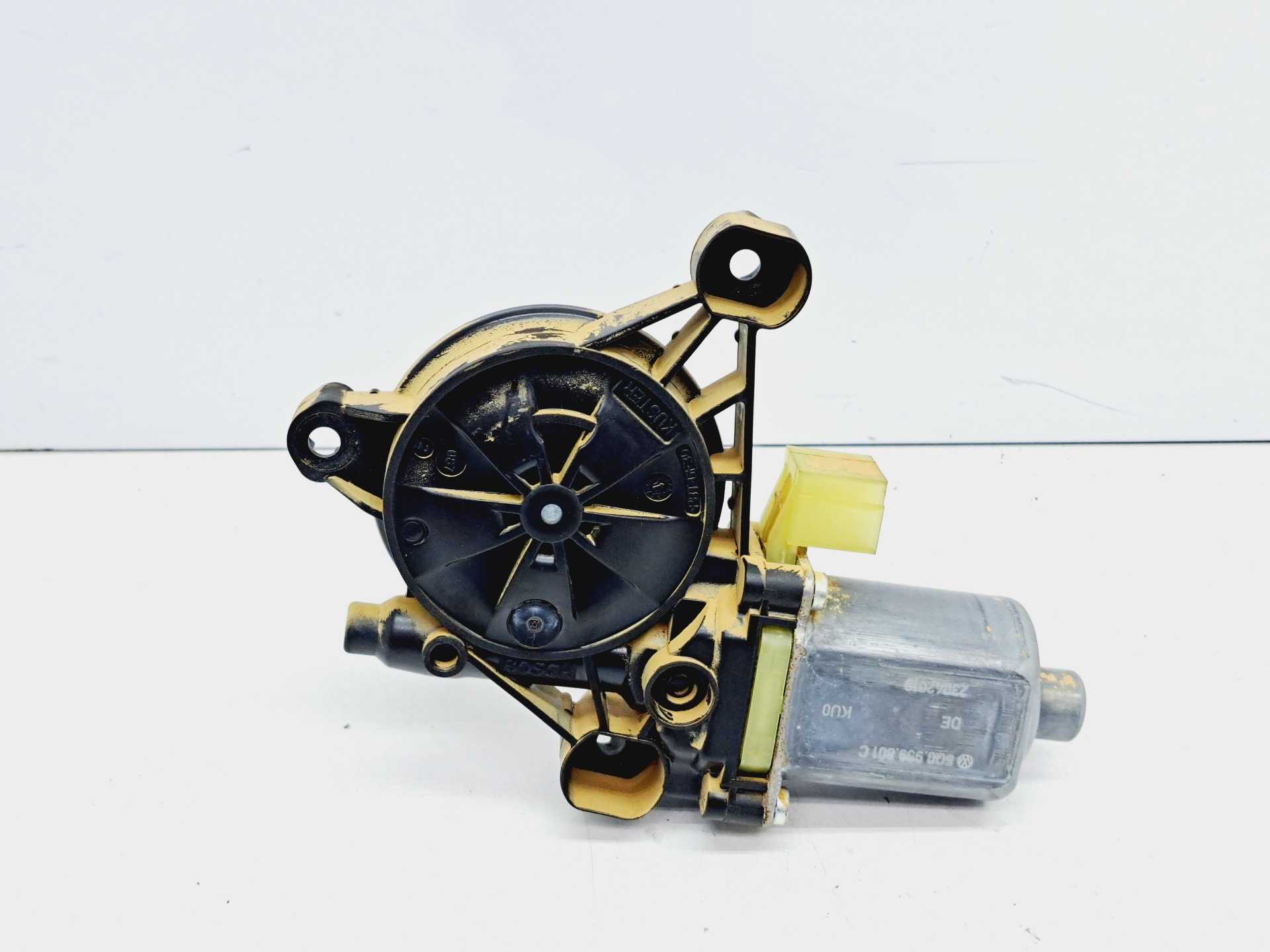 Recambio de motor elevalunas delantero derecho para volkswagen tiguan 2.0 tdi referencia OEM IAM 5Q0959801C 0130822077 BOSCH
