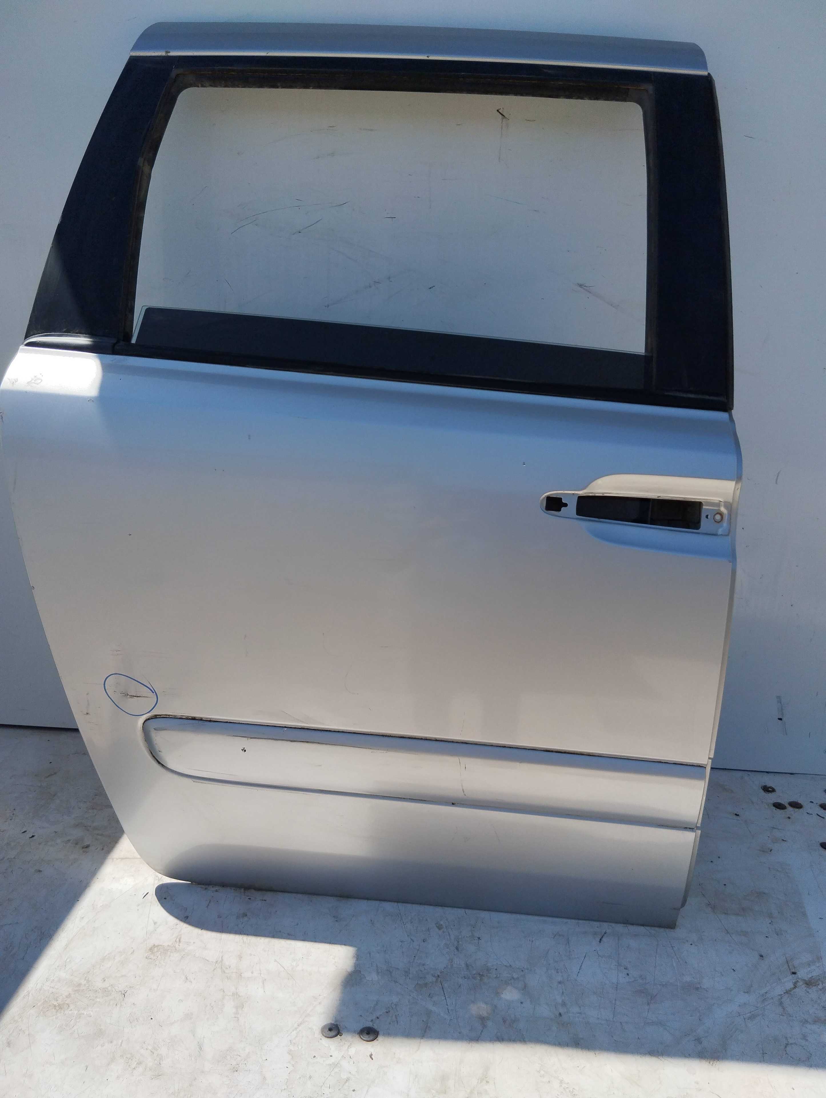 Recambio de puerta lateral corredera derecha para kia carnival 2.9 crdi vgt active referencia OEM IAM   
