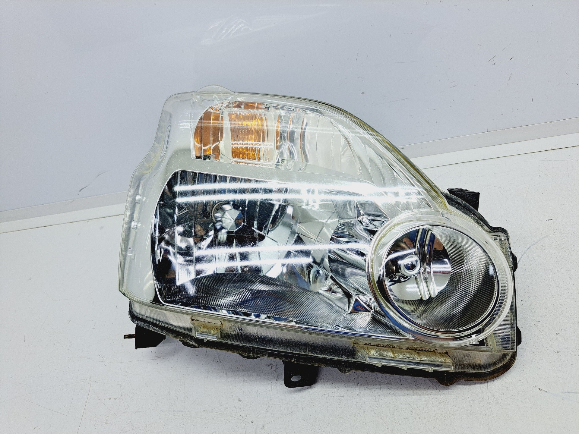 Recambio de faro derecho para nissan x-trail (t31) le referencia OEM IAM   