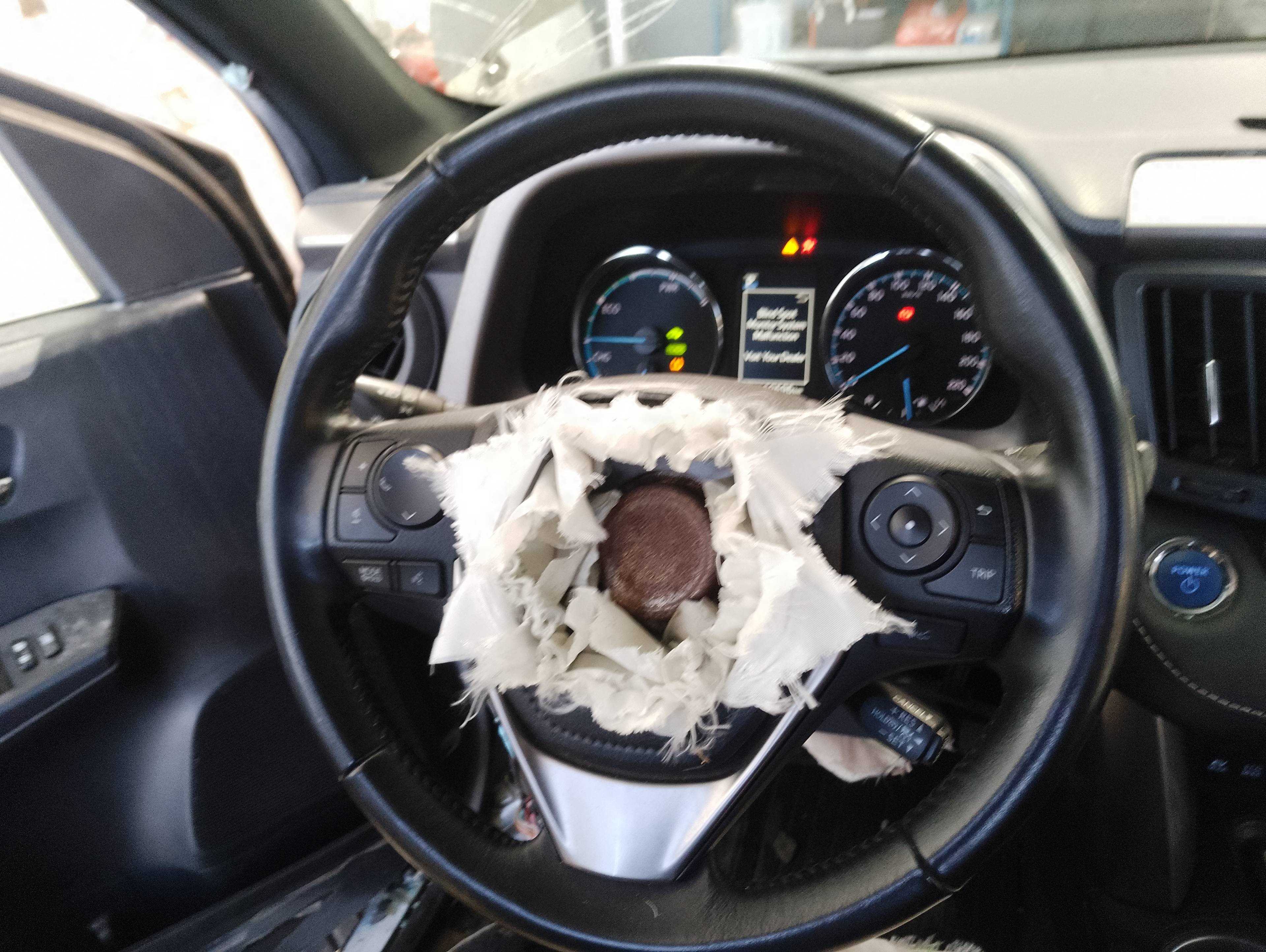 Recambio de volante para toyota rav4 hybrid 4x2 black edition referencia OEM IAM   