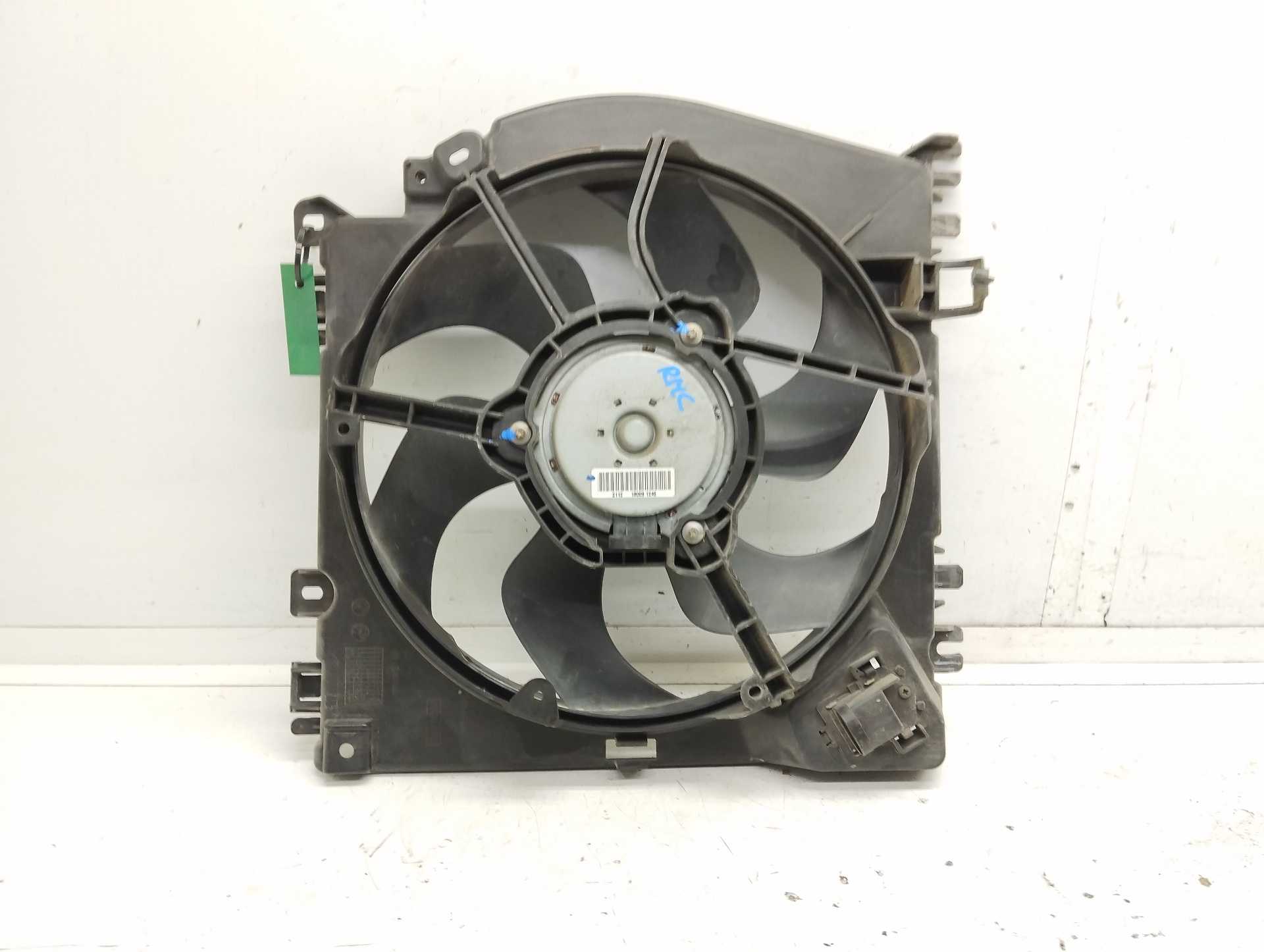 Recambio de electroventilador para renault clio iii exception referencia OEM IAM 8200966248 3000266 