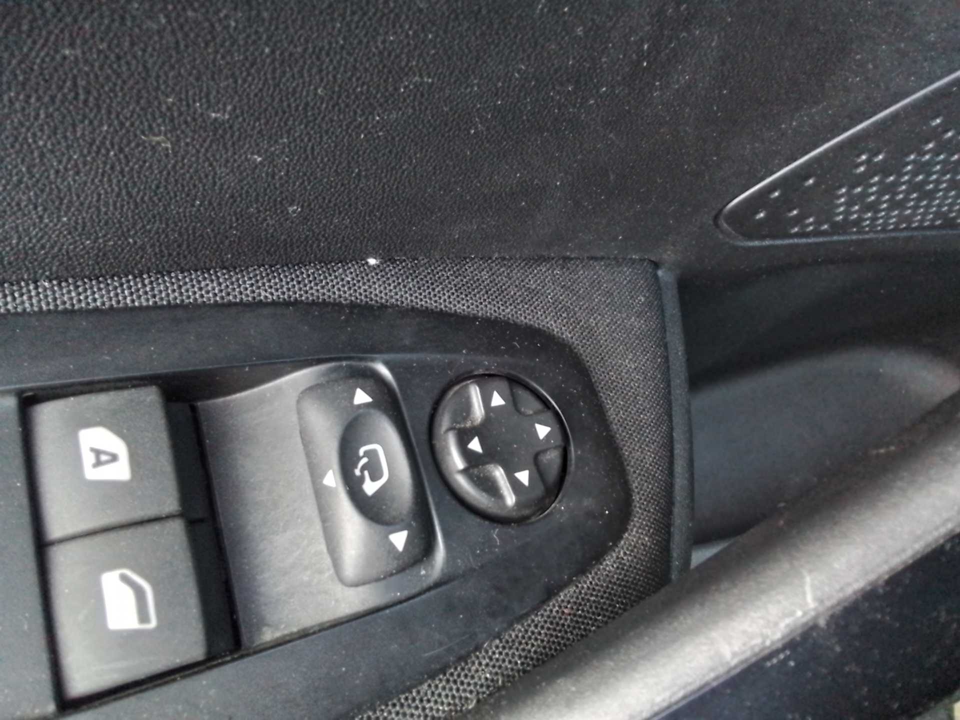 Recambio de mando retrovisor para peugeot 208 1.2 12v e-vti referencia OEM IAM   