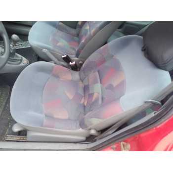 ASIENTO DELANTERO IZQUIERDO 