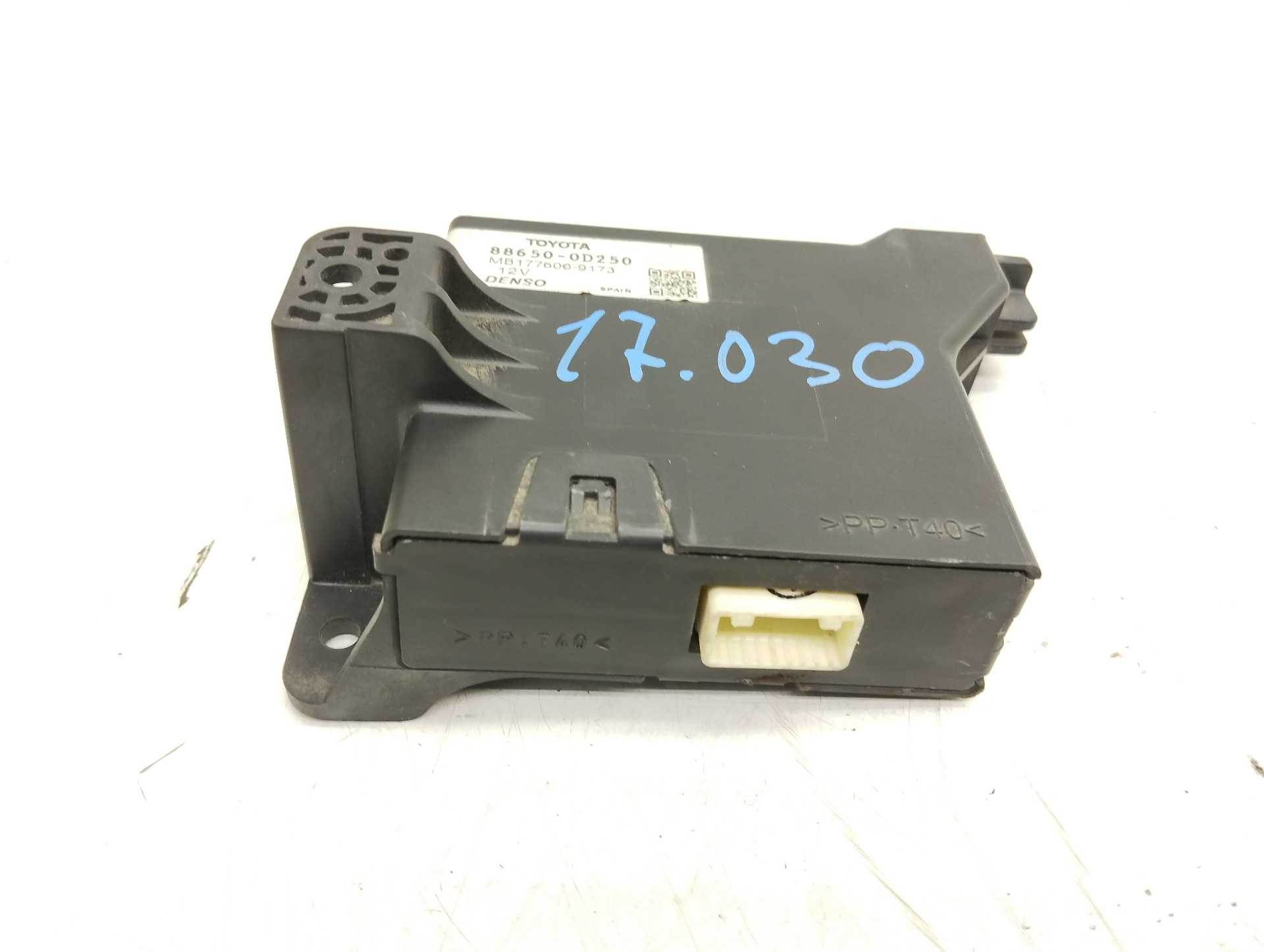 Recambio de centralita aire acondicionado para toyota yaris 1.4 turbodiesel cat referencia OEM IAM 886500D250 MB1776009173 DENSO
