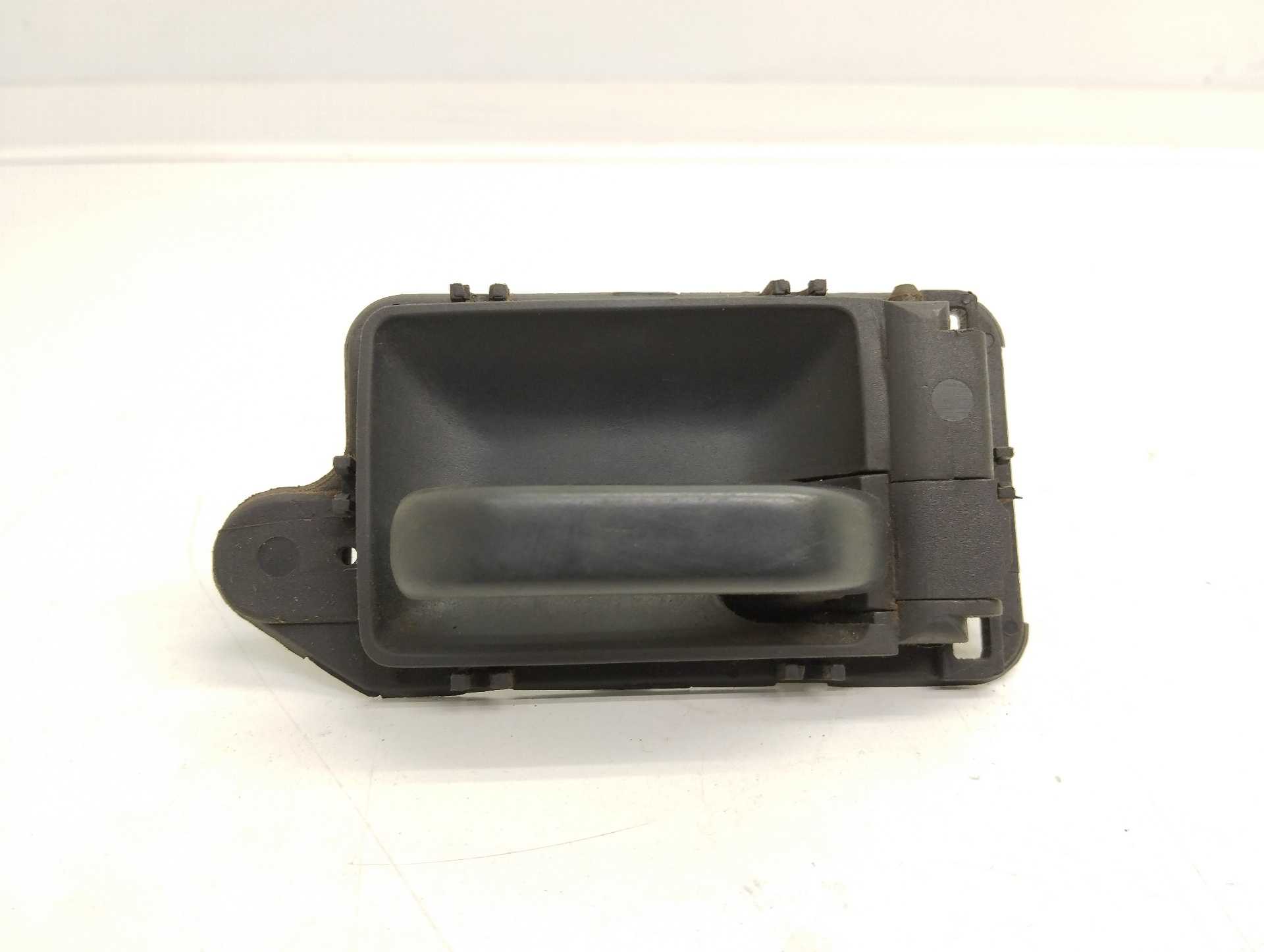 Recambio de maneta interior trasera derecha para peugeot 205 berlina 1.8 d mito referencia OEM IAM   