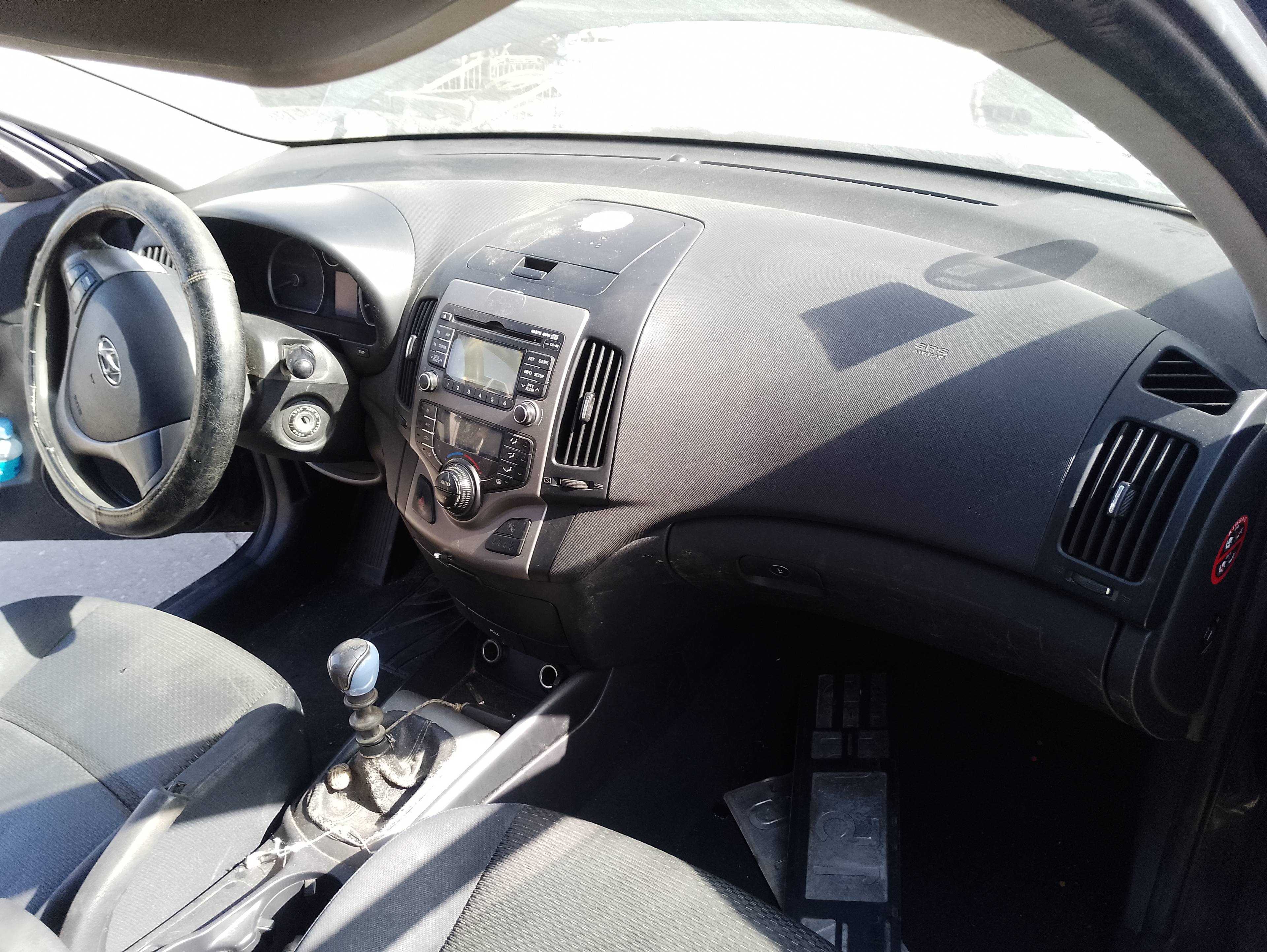 Recambio de salpicadero para hyundai i30 classic referencia OEM IAM   