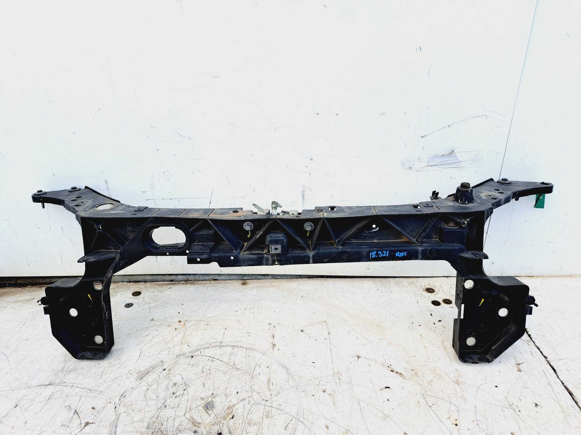 Recambio de panel frontal para renault clio iii exception referencia OEM IAM 8200290143  