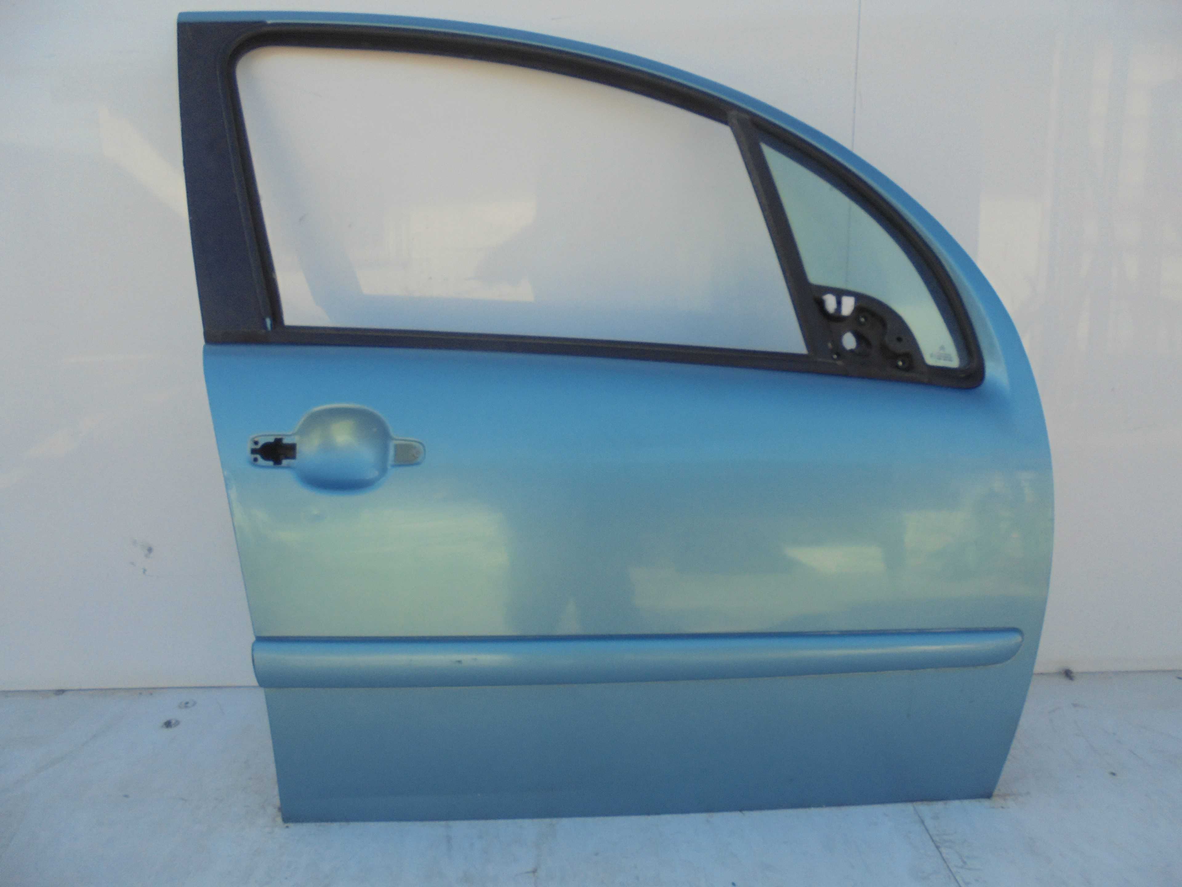 Recambio de puerta delantera derecha para citroën c3 1.4 hdi exclusive referencia OEM IAM   