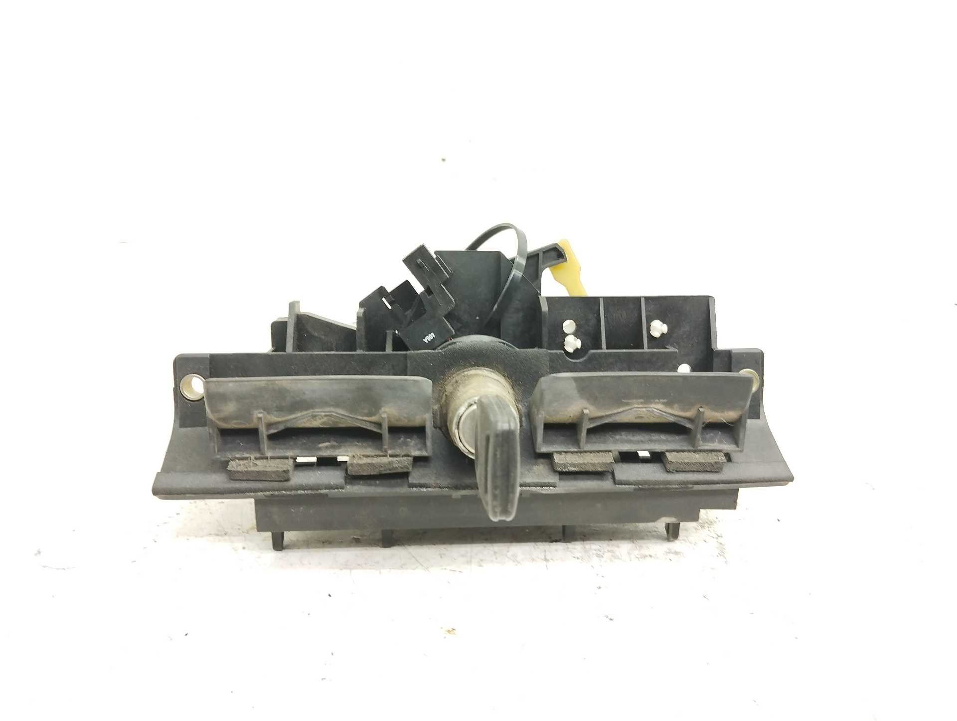 Recambio de cerradura maletero / porton para audi a3 (8l) 1.8 ambiente referencia OEM IAM   