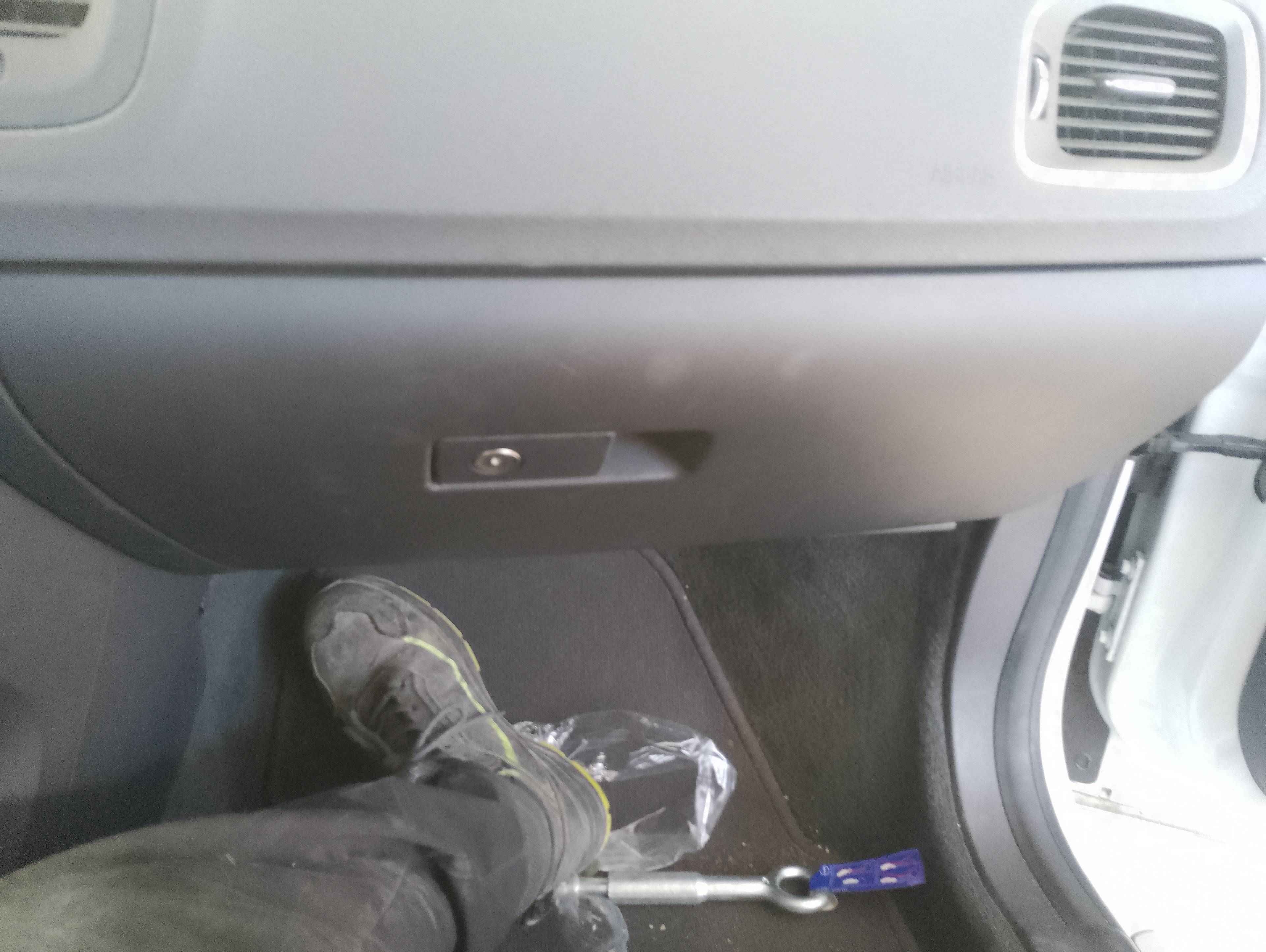 Recambio de guantera para volvo v60 kombi plug-in hybrid awd referencia OEM IAM   