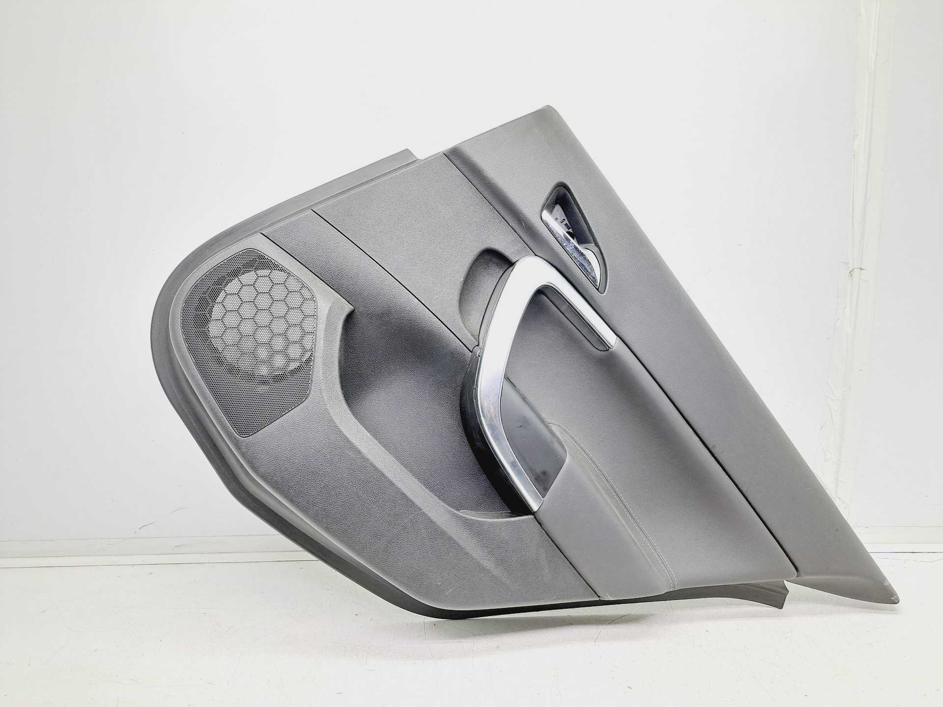 Recambio de guarnecido puerta trasera derecha para opel insignia berlina selective referencia OEM IAM 13327688  