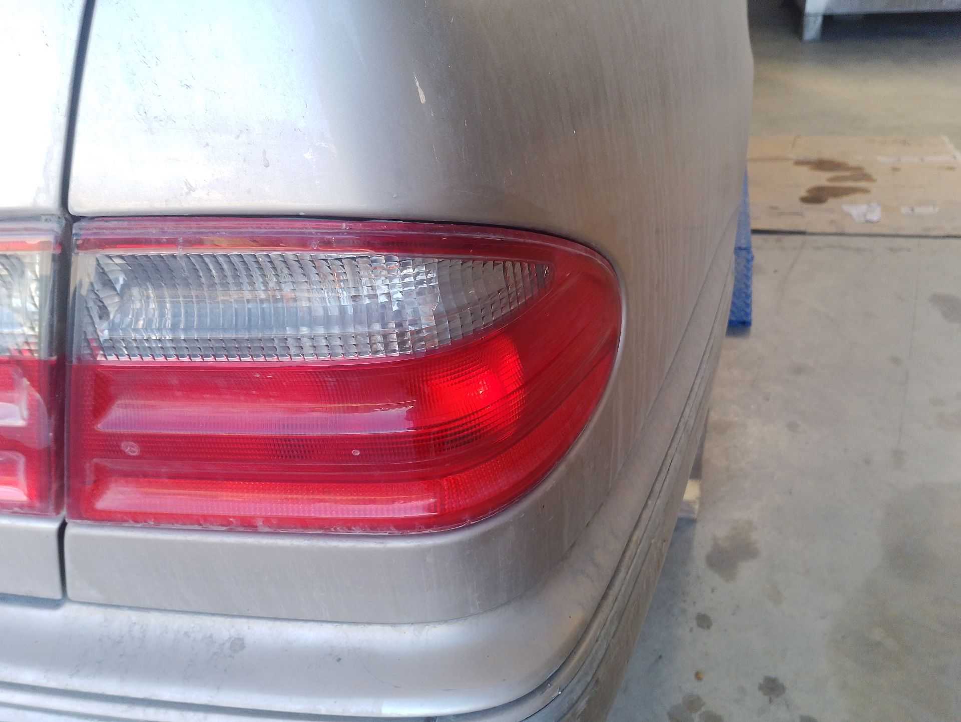 Recambio de piloto trasero derecho para mercedes-benz clase e (w210) e 240 (210.062) referencia OEM IAM   