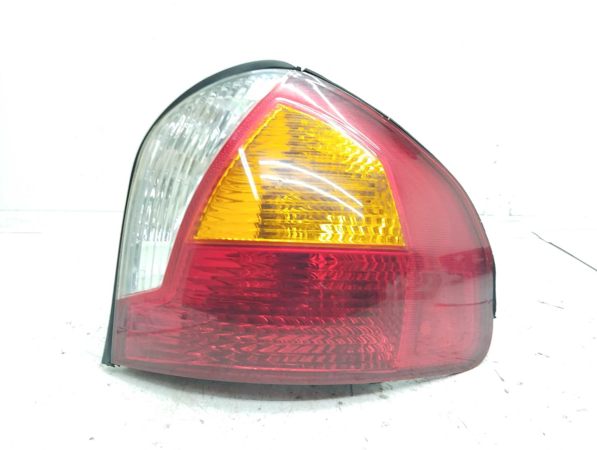 Recambio de piloto trasero derecho para hyundai santa fe (sm) 2.0 gls crdi referencia OEM IAM 3211928R 9242026000 