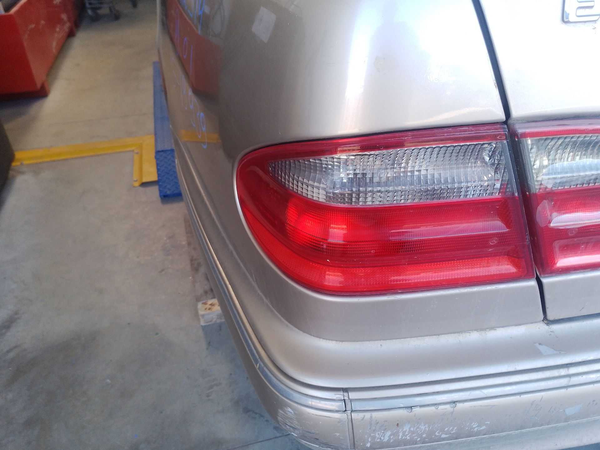 Recambio de piloto trasero izquierdo para mercedes-benz clase e (w210) e 240 (210.062) referencia OEM IAM   
