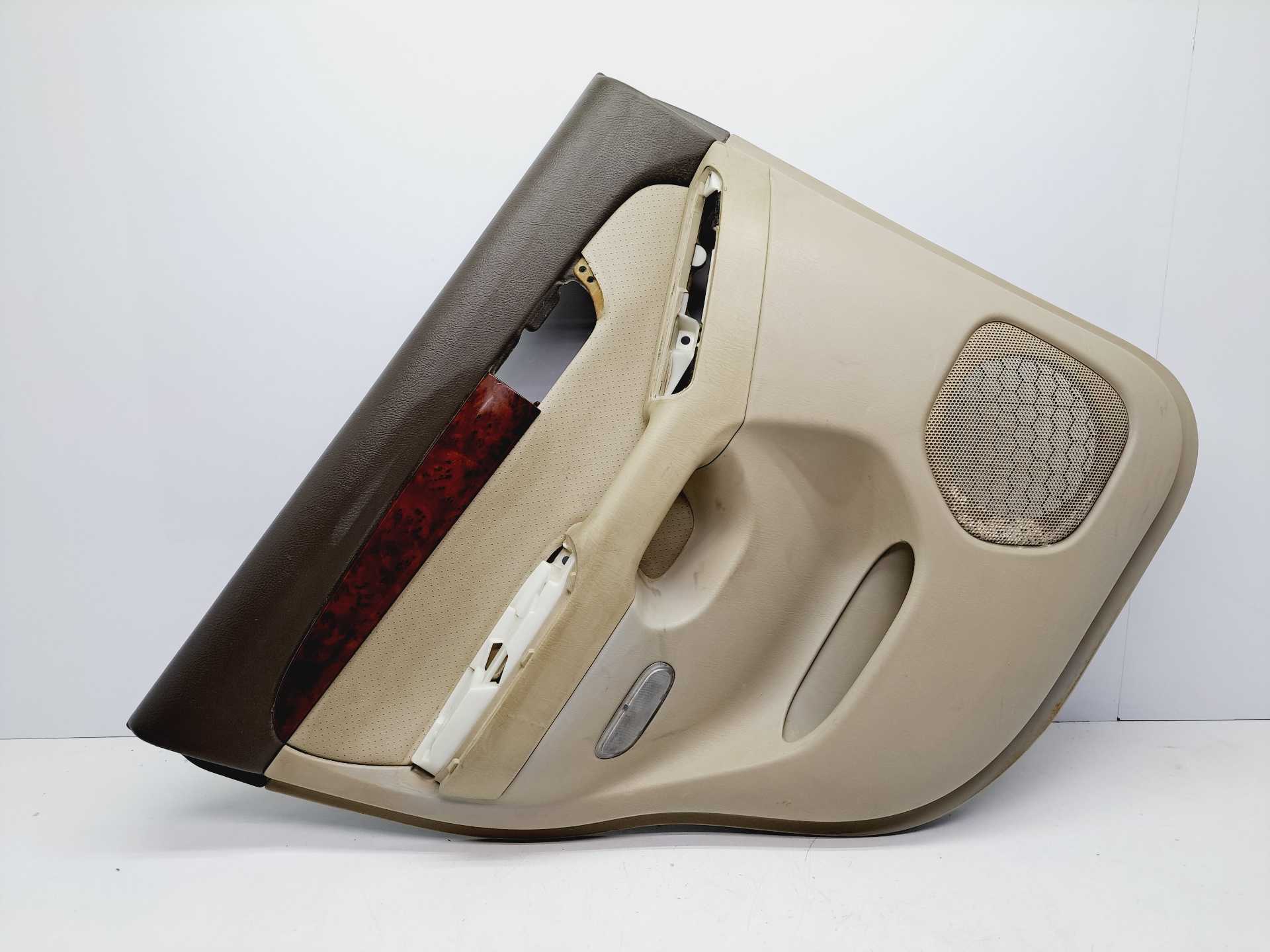 Recambio de guarnecido puerta trasera izquierda para toyota land cruiser (j12) 3.0 turbodiesel referencia OEM IAM  6764060730A0 