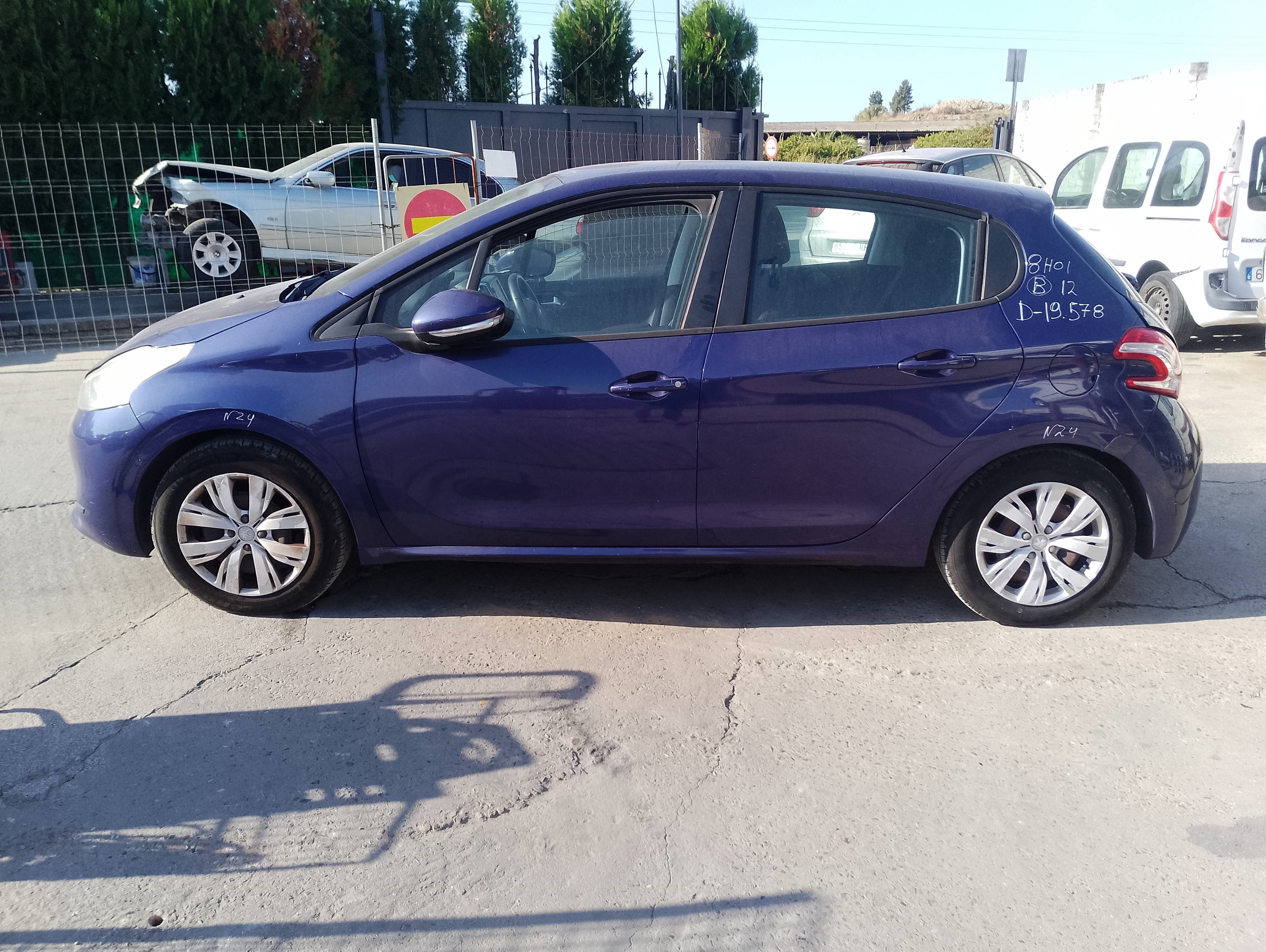 peugeot 208 del año 2012