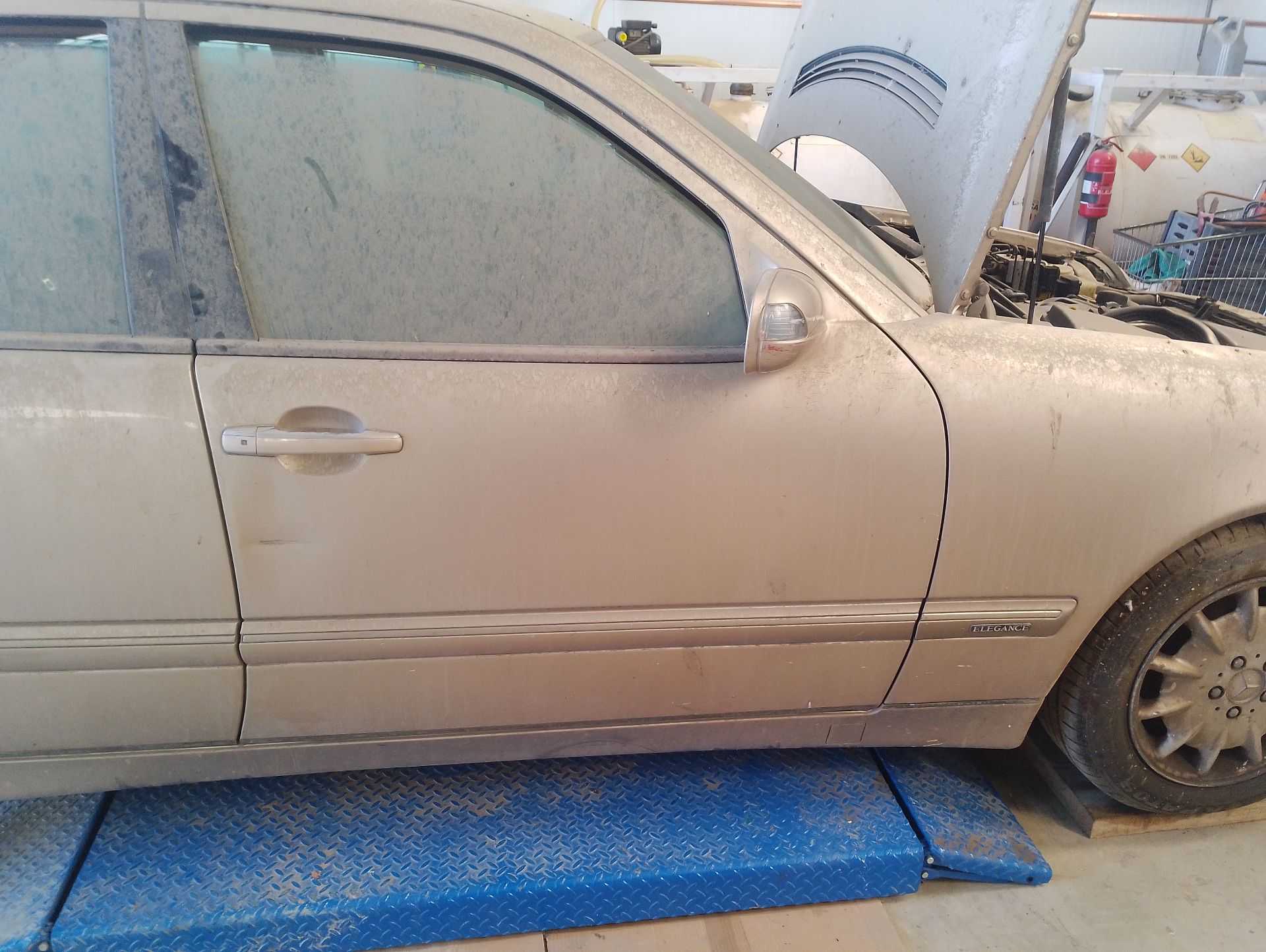Recambio de puerta delantera derecha para mercedes-benz clase e (w210) e 240 (210.062) referencia OEM IAM   