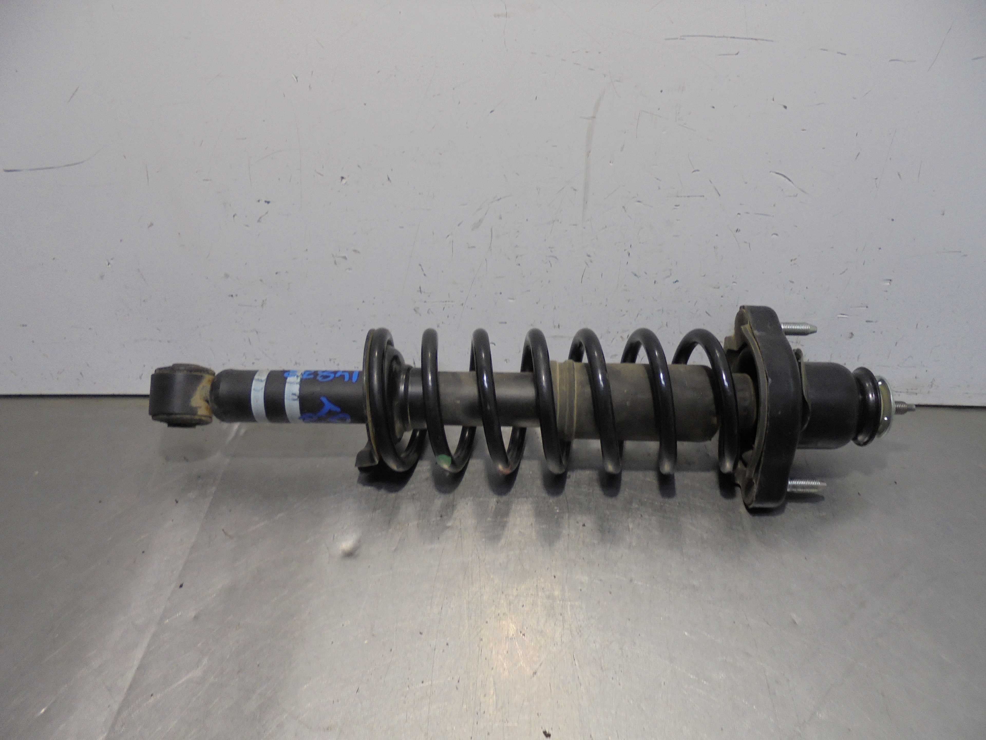 Recambio de amortiguador trasero derecho para mitsubishi asx (ga0w) challenge 2wd referencia OEM IAM 4162A192  
