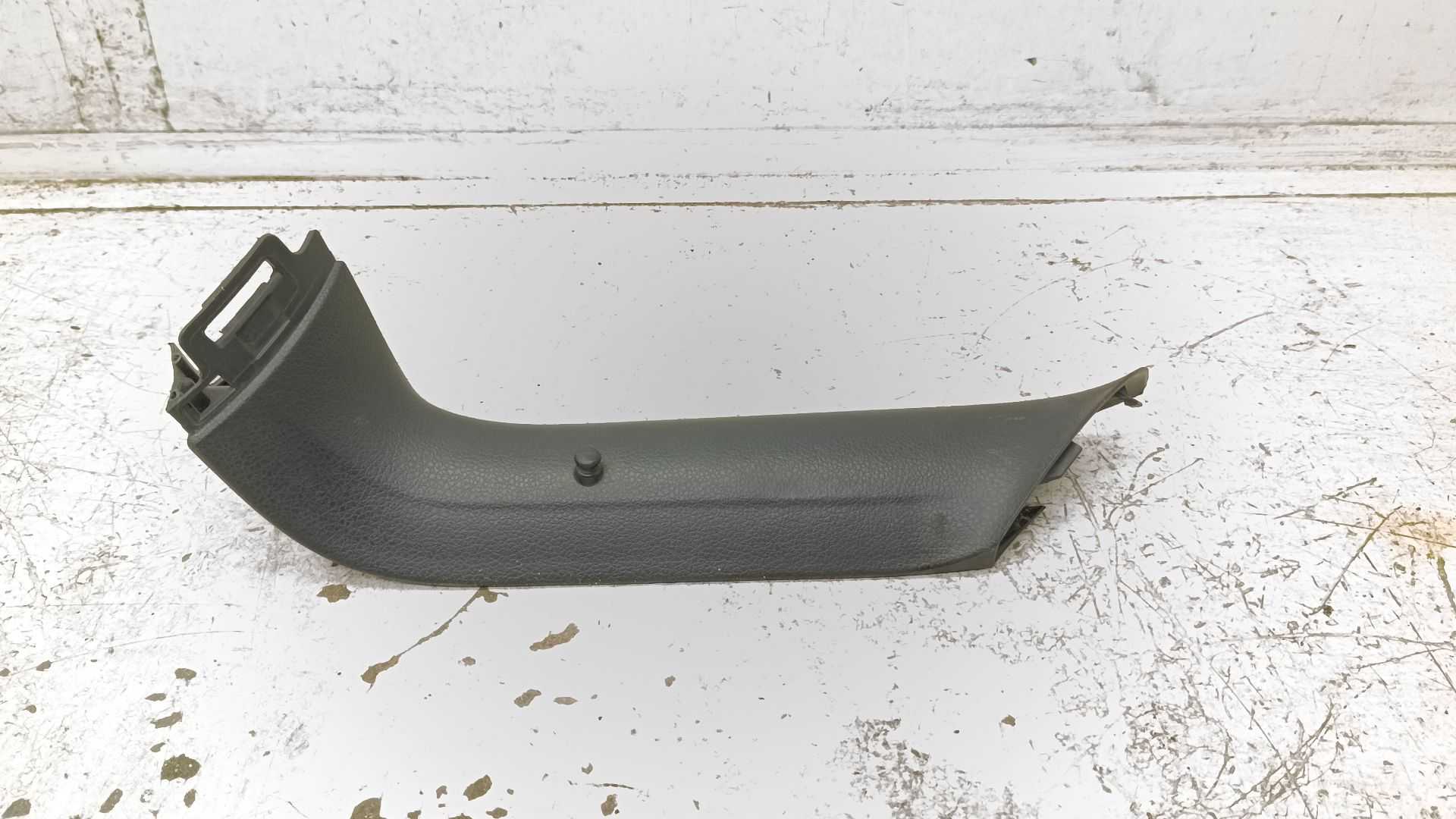 Recambio de moldura para volkswagen golf vii lim. 2.0 tsi referencia OEM IAM 5G6867714  