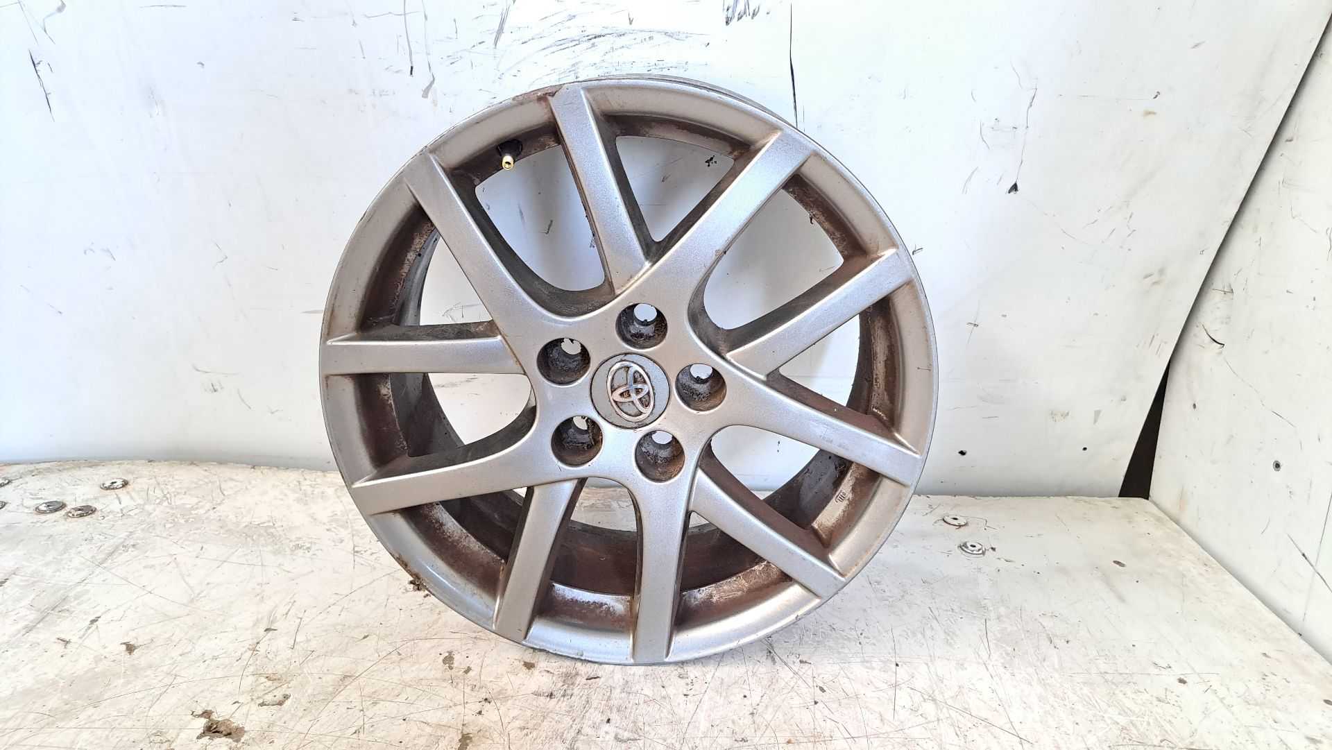 Recambio de llanta para toyota corolla verso 2.0 d-4d referencia OEM IAM r17  