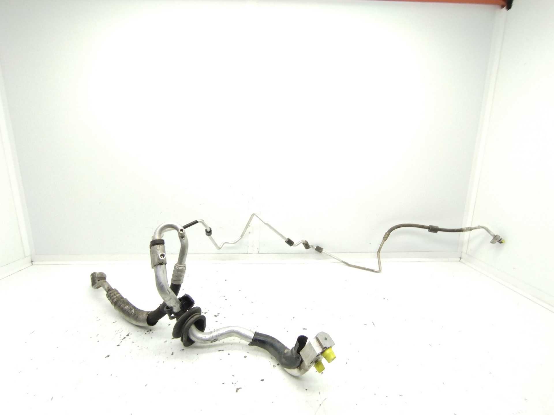 Recambio de tubos aire acondicionado para audi a5 coupe (8t) 3.0 v6 24v tdi referencia OEM IAM 8K1260712K  