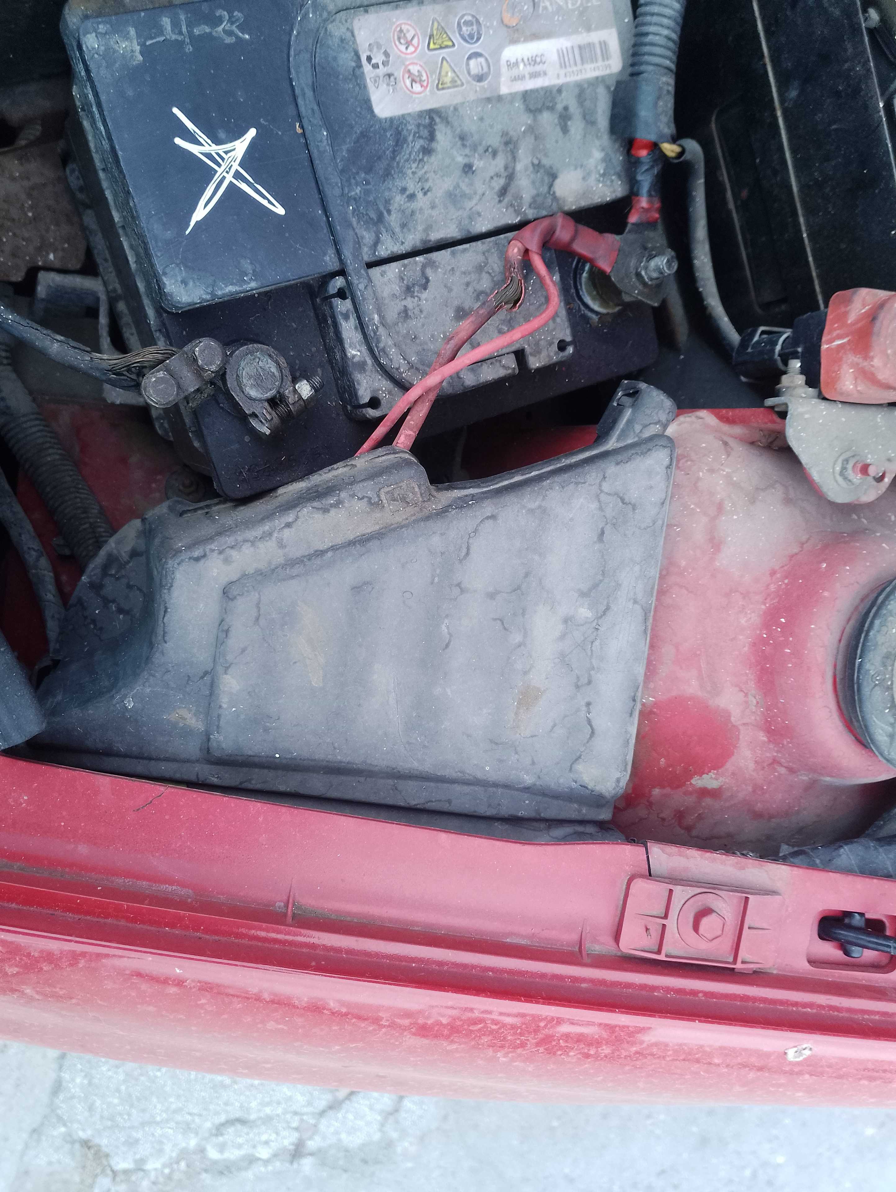 Recambio de caja reles / fusibles para renault clio ii fase i (b/cbo) referencia OEM IAM   