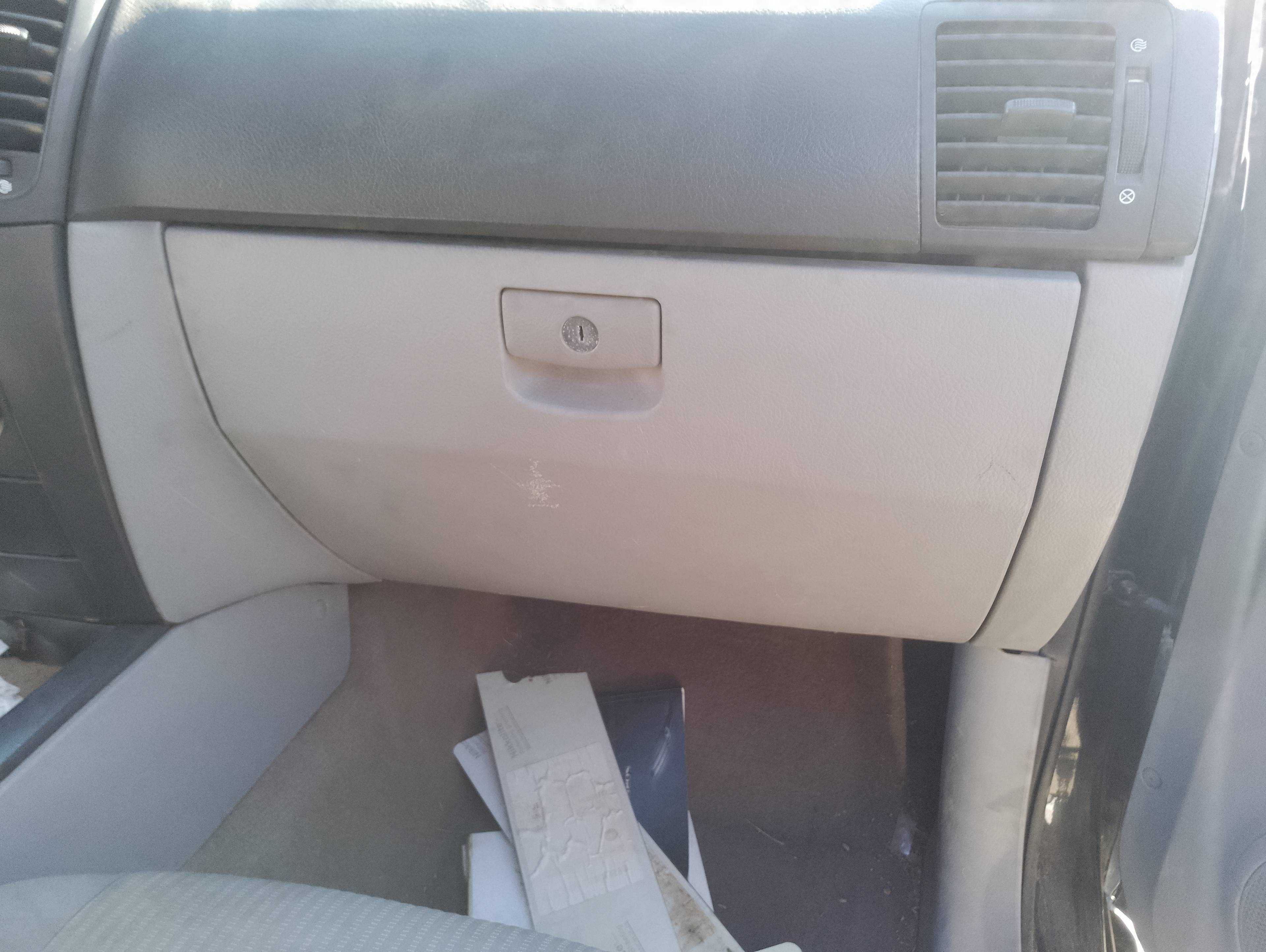 Recambio de guantera para kia sorento 2.5 crdi active referencia OEM IAM   